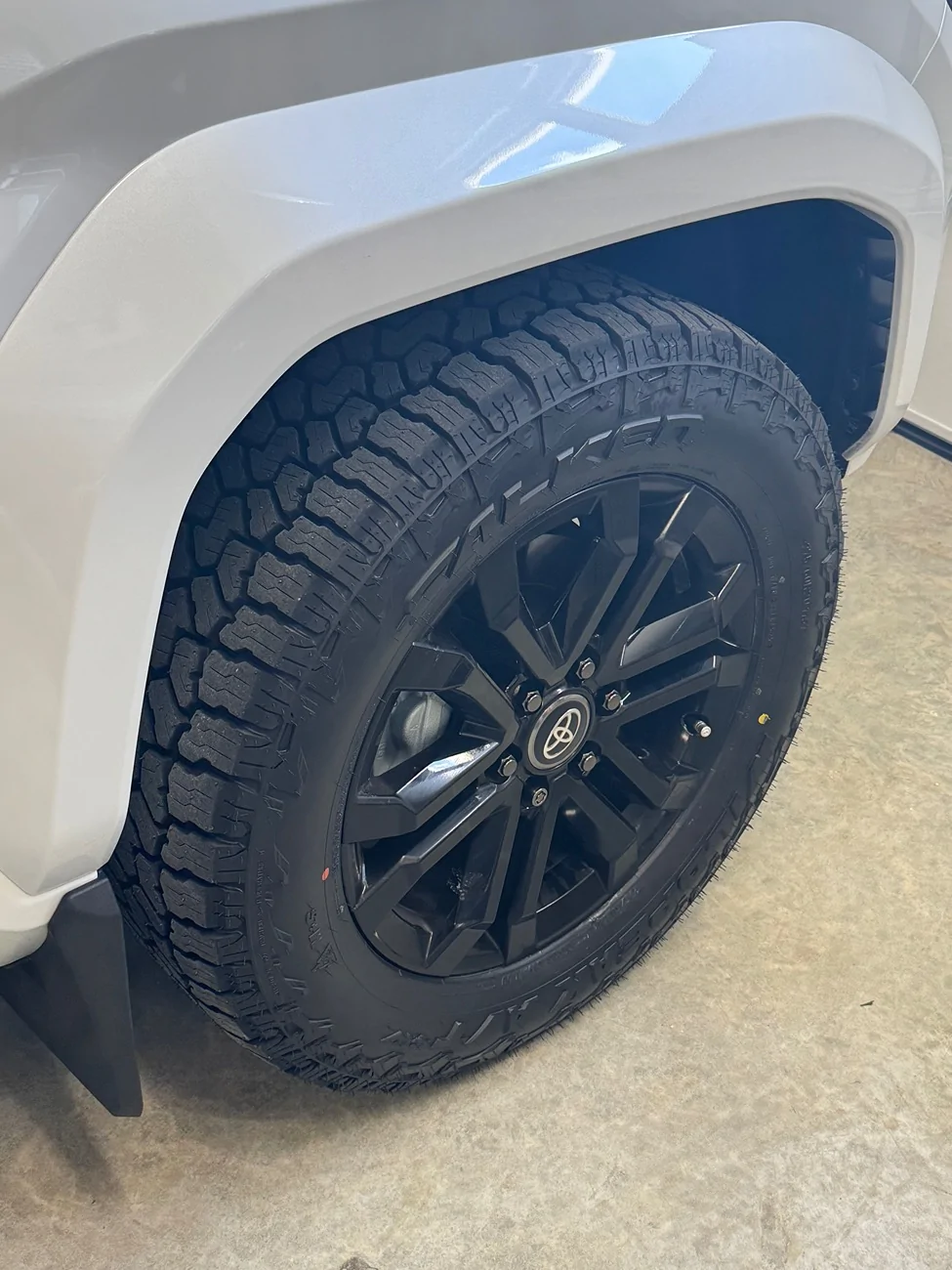 2025 4runner 6th gen New skins on the Platinum! Falken WildPeak AT4W in 275/60r20 IMG_2340