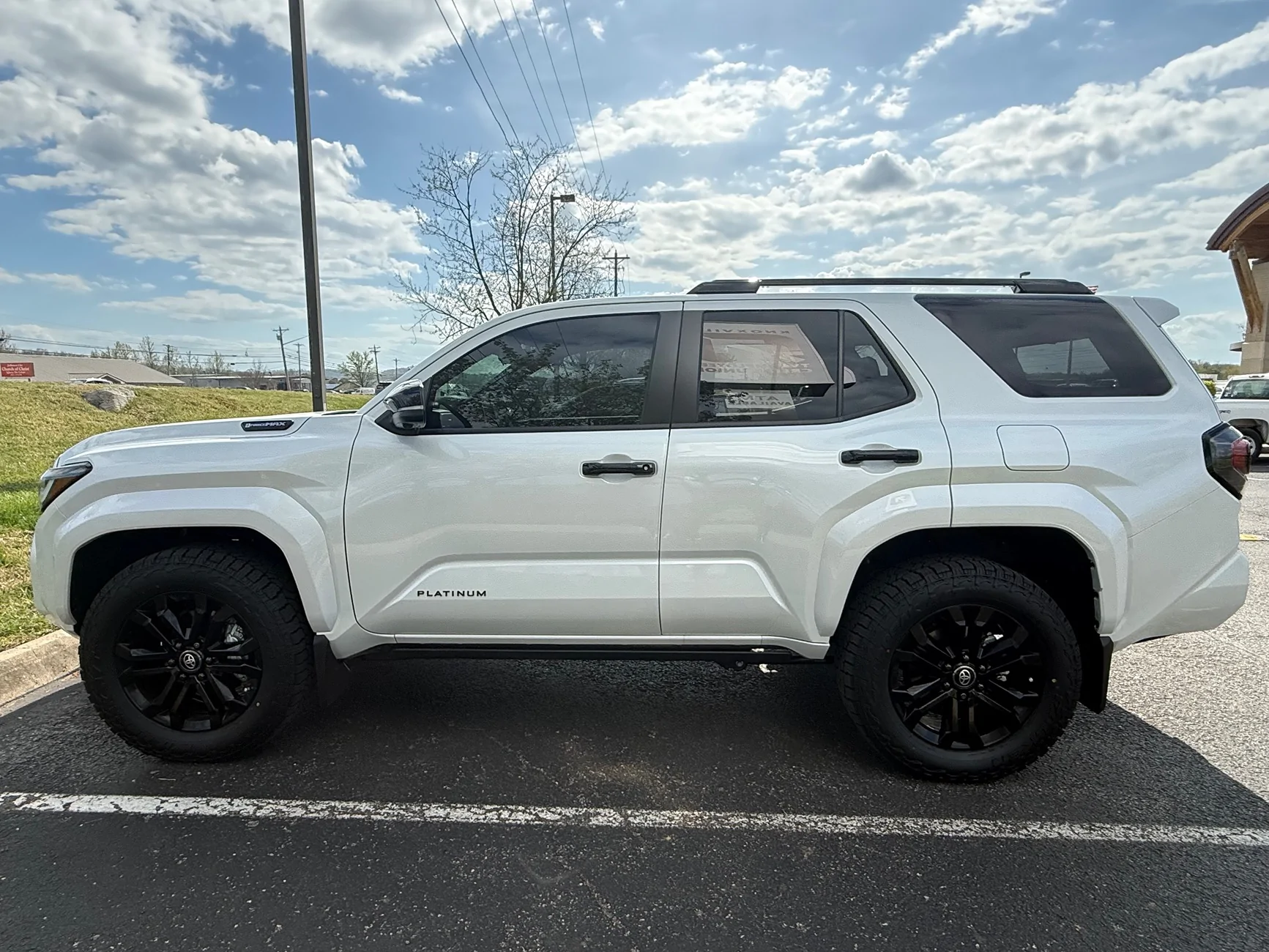 2025 2026 4runner 6th gen WIND CHILL PEARL Photos 4Runner 6th Gen (2025+) IMG_4140