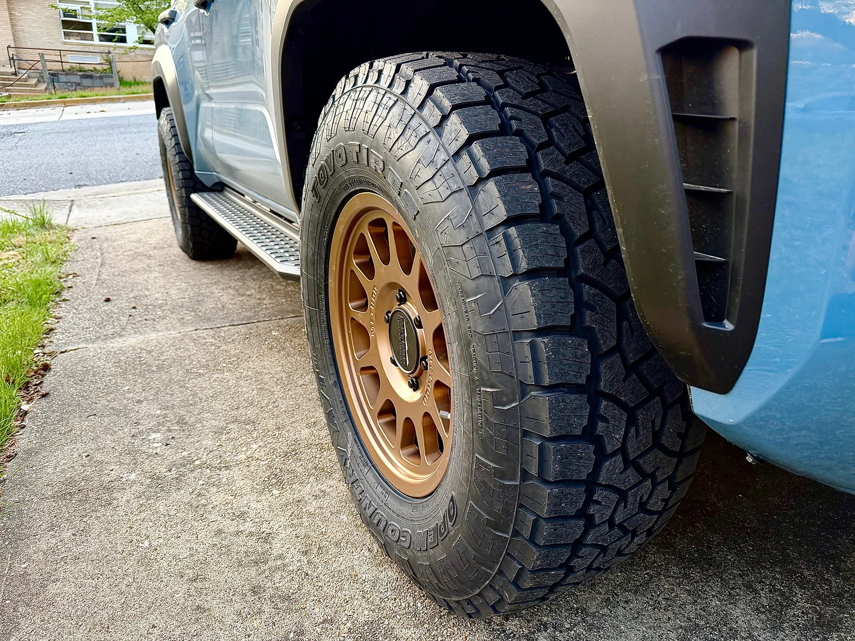 2025 2026 4runner 6th gen HERITAGE BLUE Photos 4Runner 6th Gen (2025+) IMG_4966