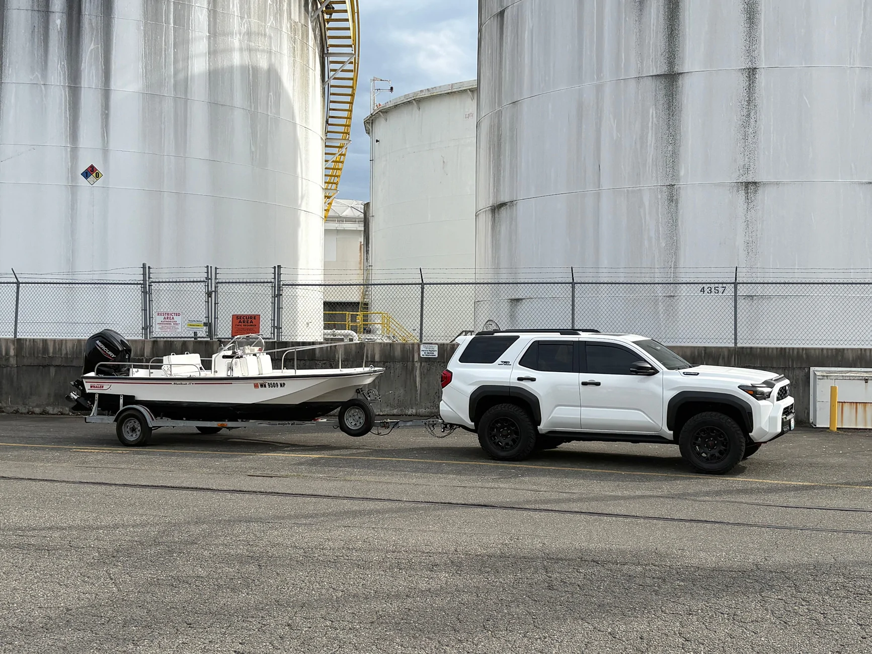 2025 2026 4runner 6th gen Pictures of your trailer hooked up IMG_Boat
