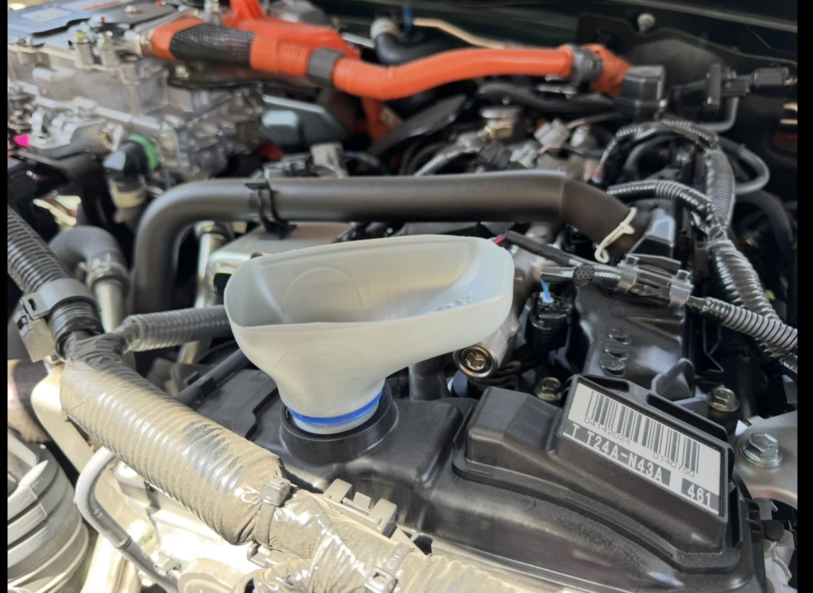 2025 2026 4runner 6th gen Best way to get oil into the engine IMG_2329