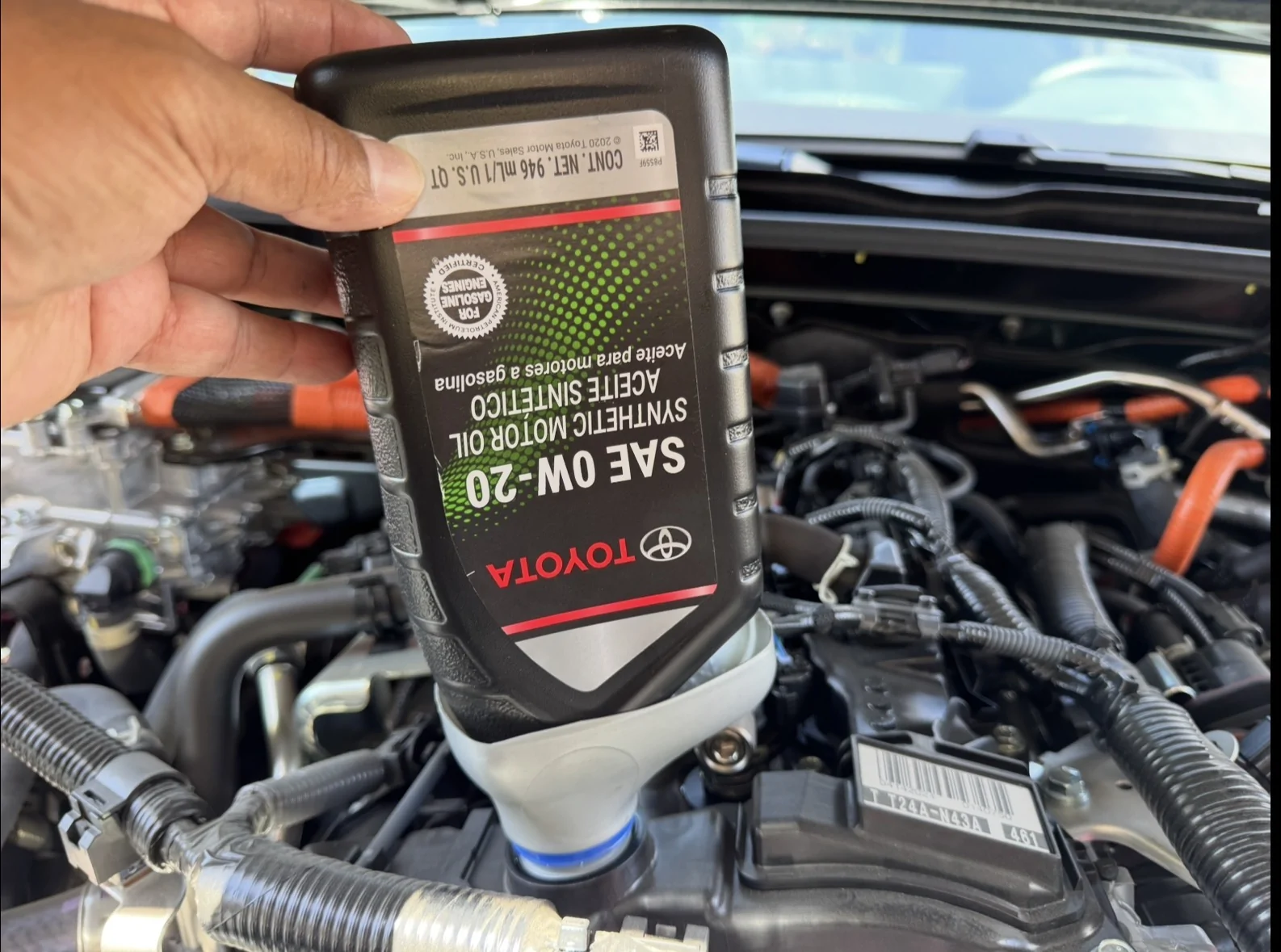 2025 2026 4runner 6th gen Best way to get oil into the engine IMG_2328