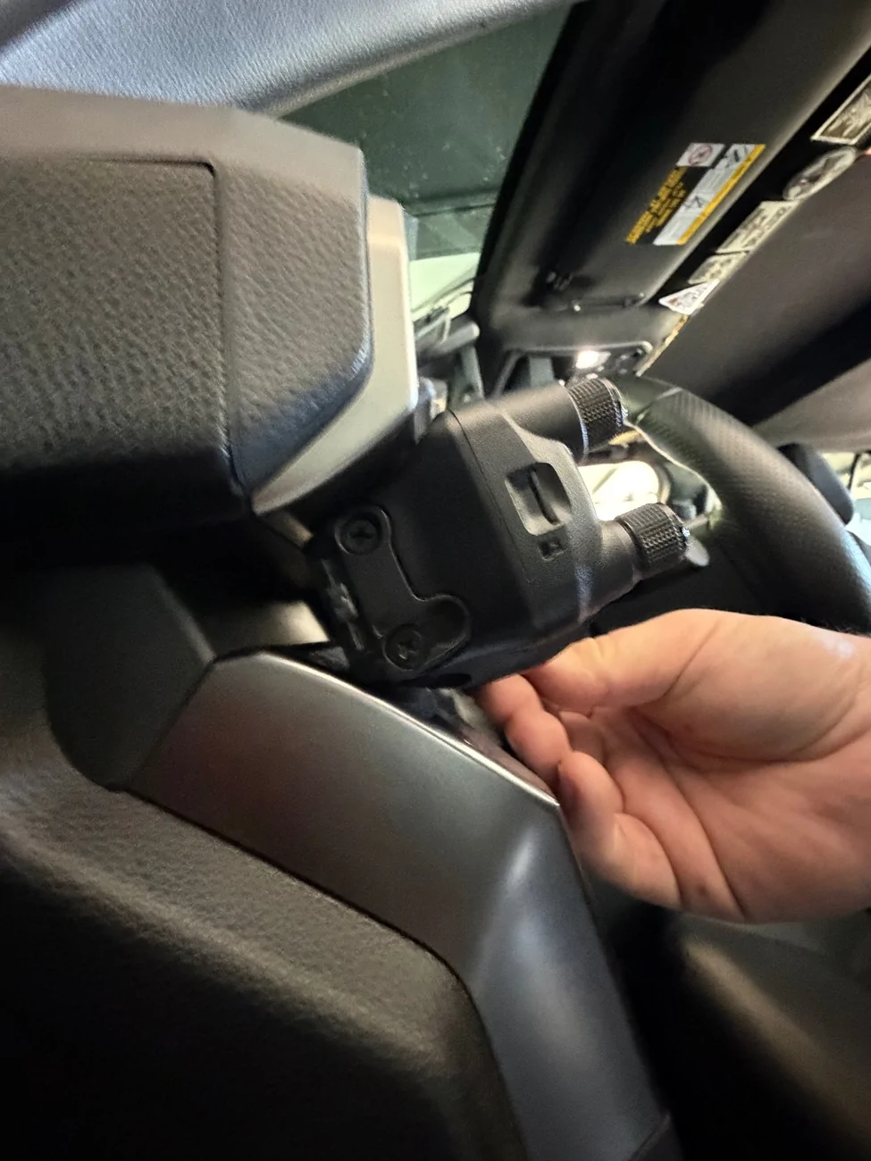 2025 2026 4runner 6th gen Ham Radio head unit - perfect spot? IMG_1665