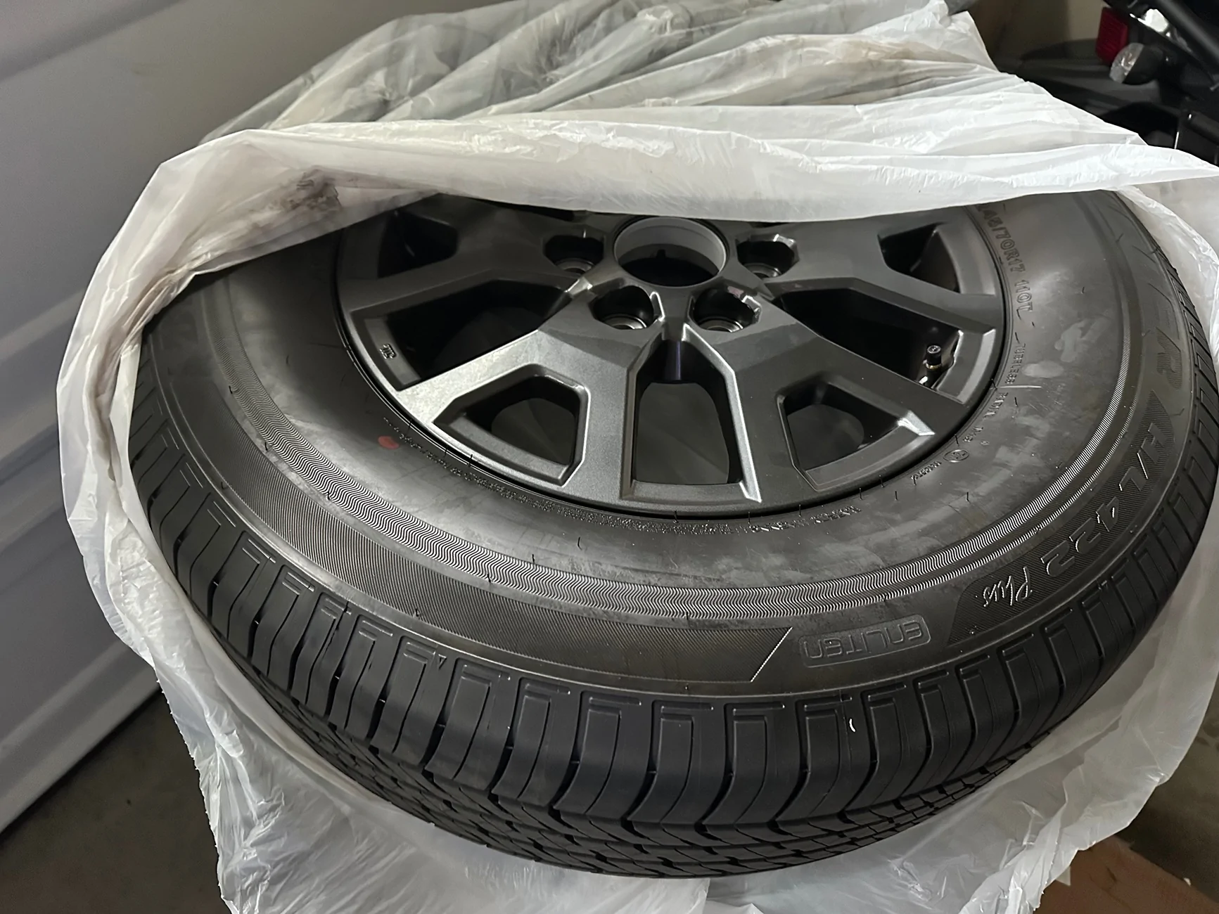2025 2026 4runner 6th gen WTS 2026 SR5 Wheels / Tires set $425 IMG_4683