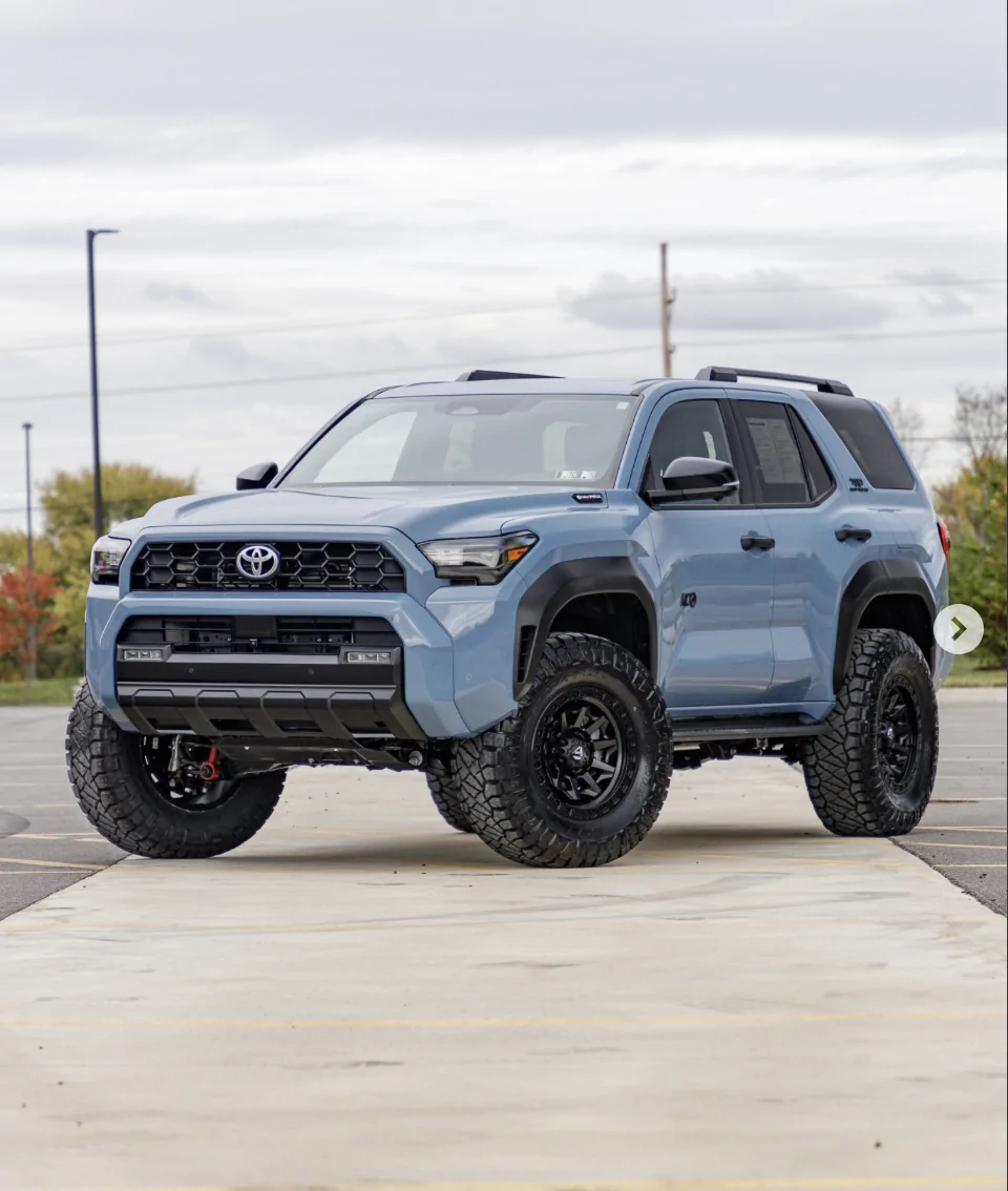 2025 2026 4runner 6th gen Power Wagon vibes on a 4Runner - 34"x10.5"R17 Toyo AT3 fitment question Bilstein 6112/6100 + Westcott rear pucks Screenshot 2026-04-04 at 1.46.01 AM