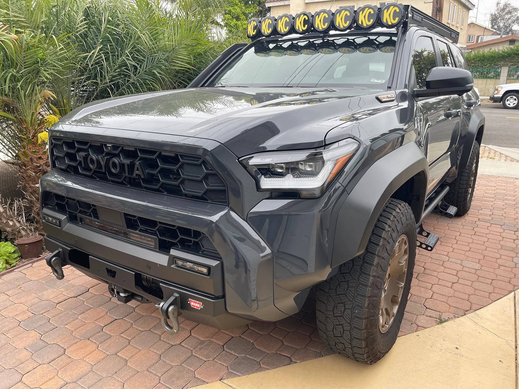 2025 2026 4runner 6th gen WHITE Lettering or BLACK Lettering on tire sidewall?! IMG_9818
