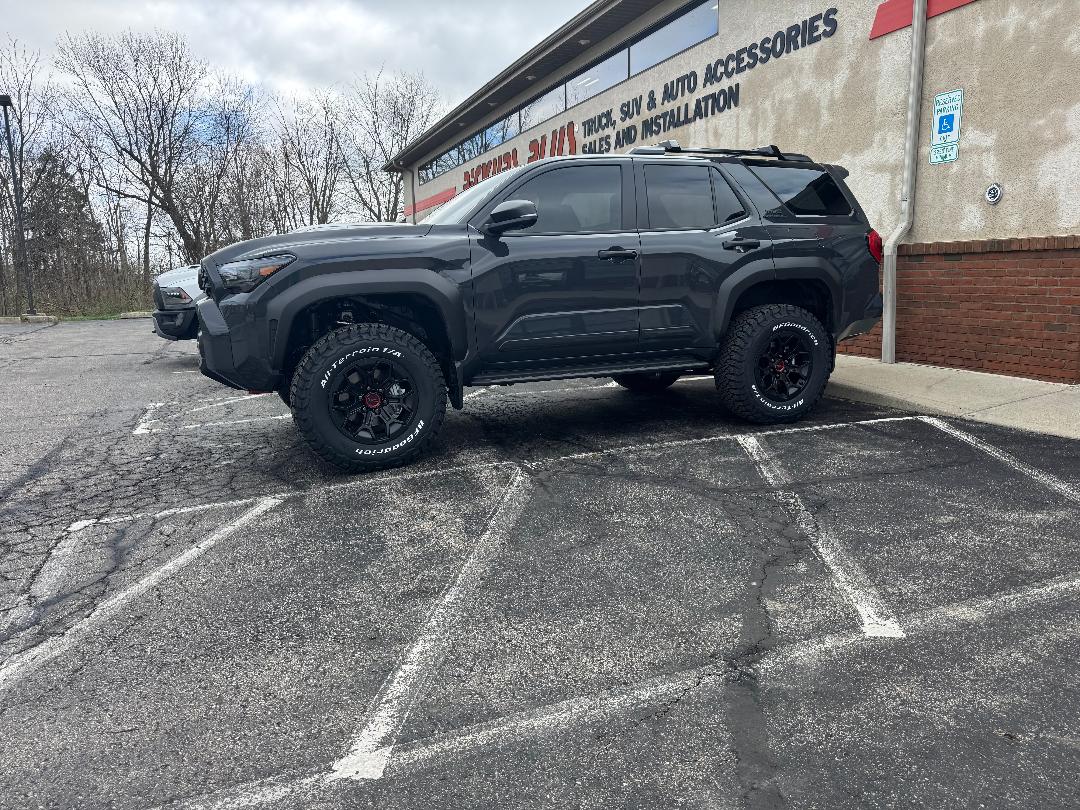 2025 2026 4runner 6th gen WHITE Lettering or BLACK Lettering on tire sidewall?! 4runner2