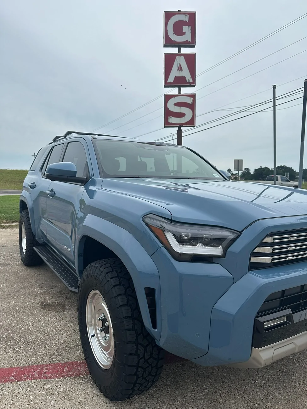 2025 2026 4runner 6th gen Heritage Blue Limited Leveled on 285/70r17's IMG_5080