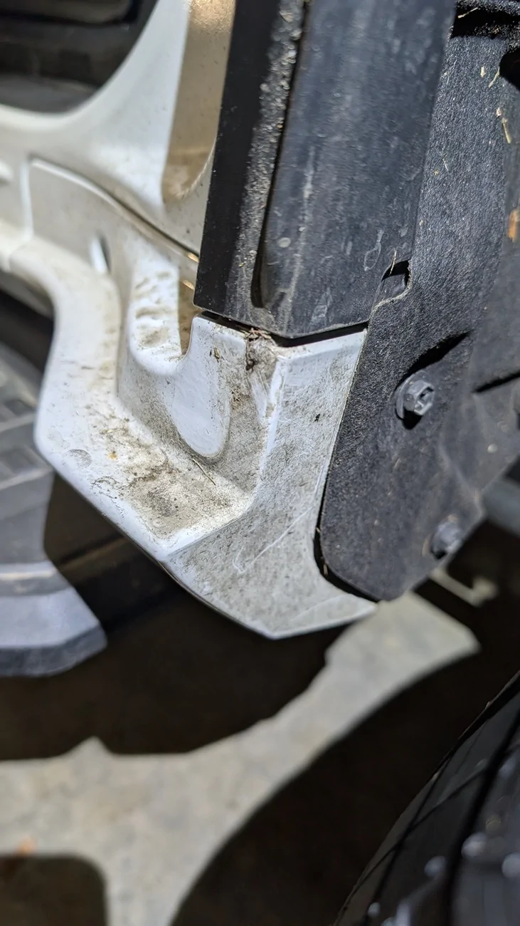 2025 2026 4runner 6th gen Here’s the problem—rear door opening catches muck from rear tire PXL_20260108_185227642_Original