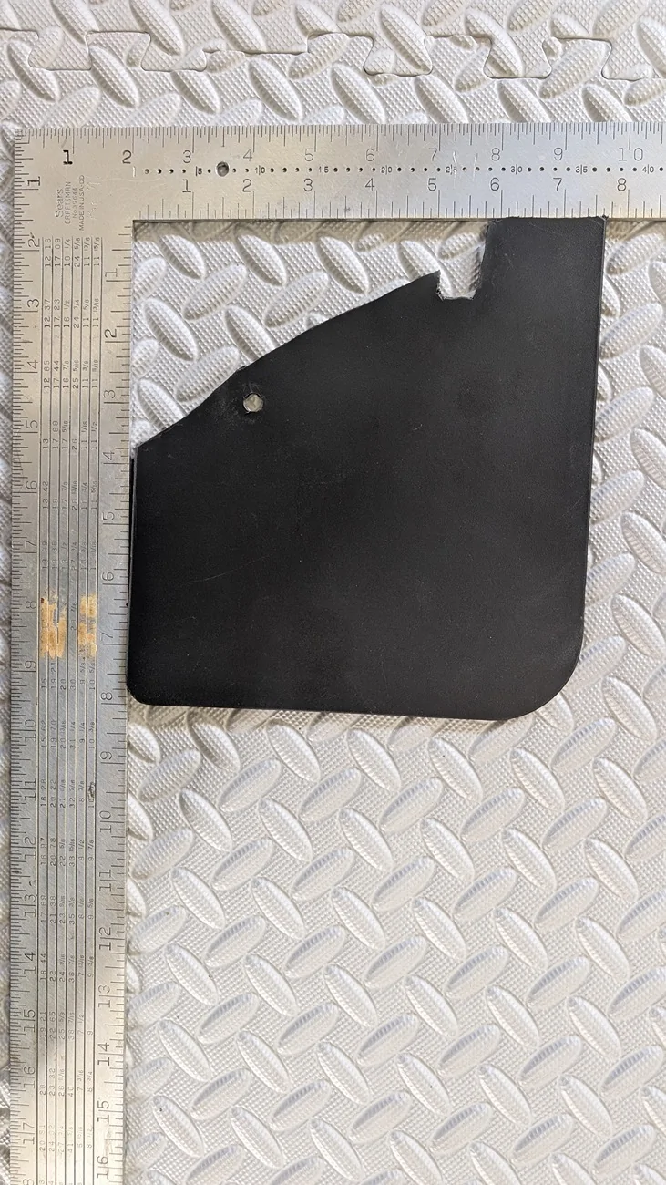 2025 2026 4runner 6th gen Here’s the problem—rear door opening catches muck from rear tire PXL_20260530_223731672_Original
