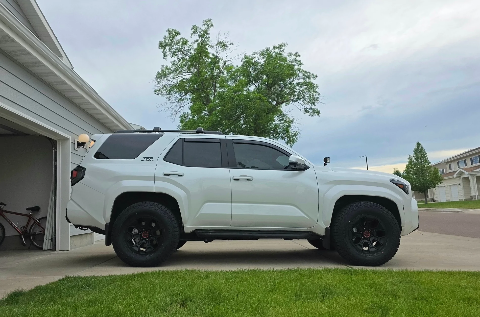 2025 2026 4runner 6th gen WIND CHILL PEARL Photos 4Runner 6th Gen (2025+) 20260528_175443