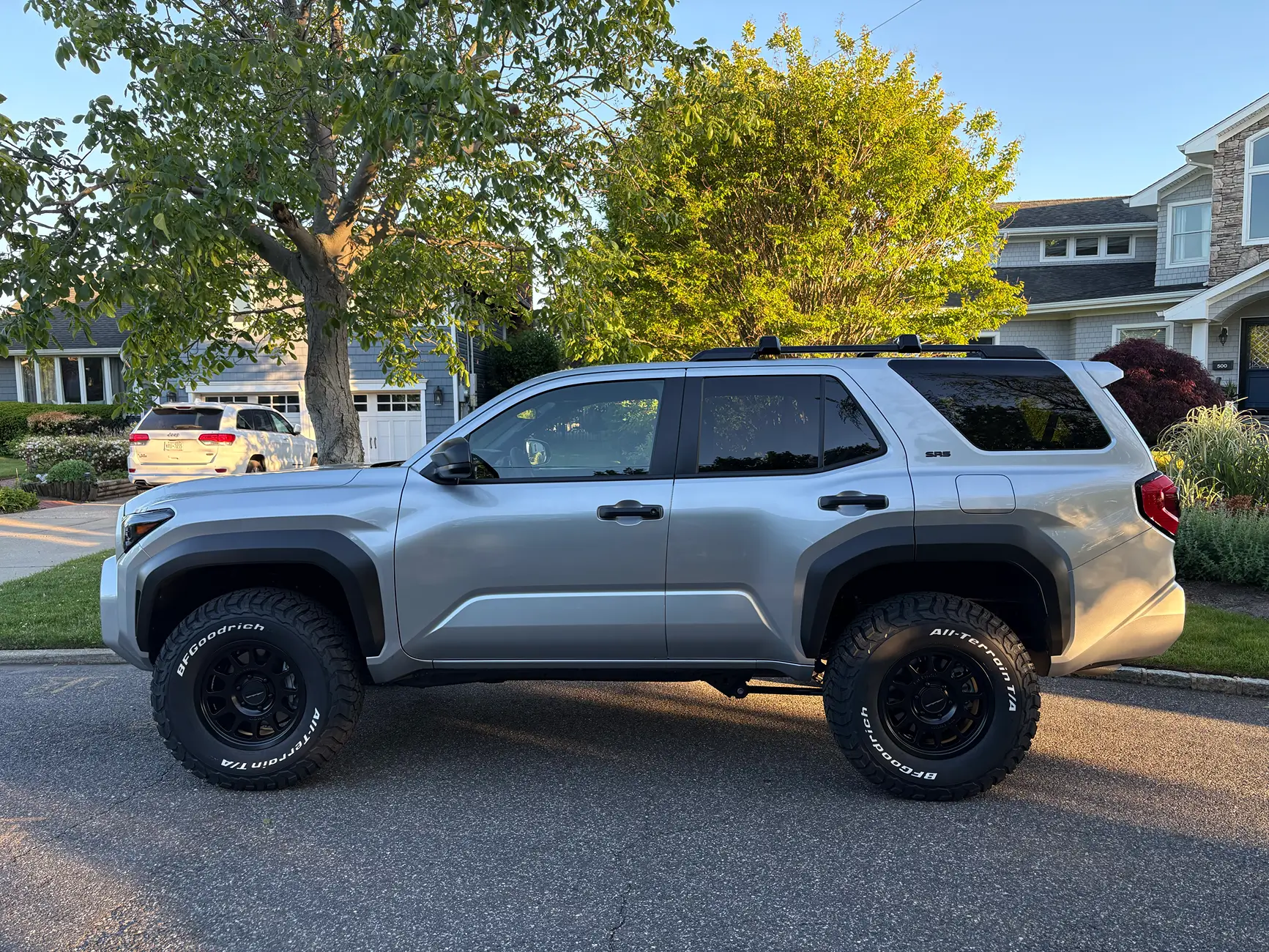 2025 2026 4runner 6th gen Silver SR5 (7 seater) Build- Bilstein 6112 / 6100, Westcott Designs rear pucks, Method 703 +35 offset, 285/75R17 BFG KO3 tempImageHidiKS