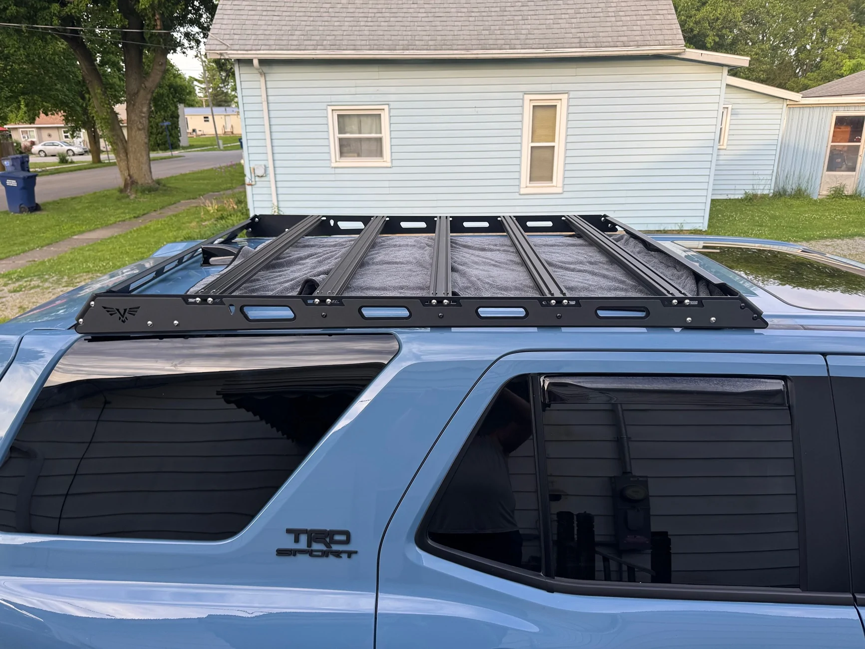 2025 2026 4runner 6th gen Victory 4x4 short roof rack + ROAM 83L storage box  installed on my 25 TRD Sport IMG_3352