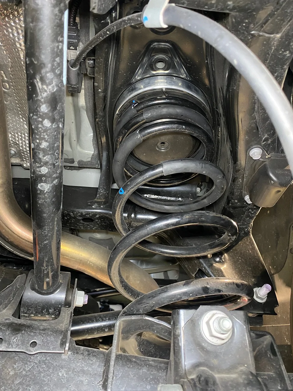 2025 2026 4runner 6th gen Silver SR5 (7 seater) Build- Bilstein 6112 / 6100, Westcott Designs rear pucks, Method 703 +35 offset, 285/75R17 BFG KO3 Rear spring spacer
