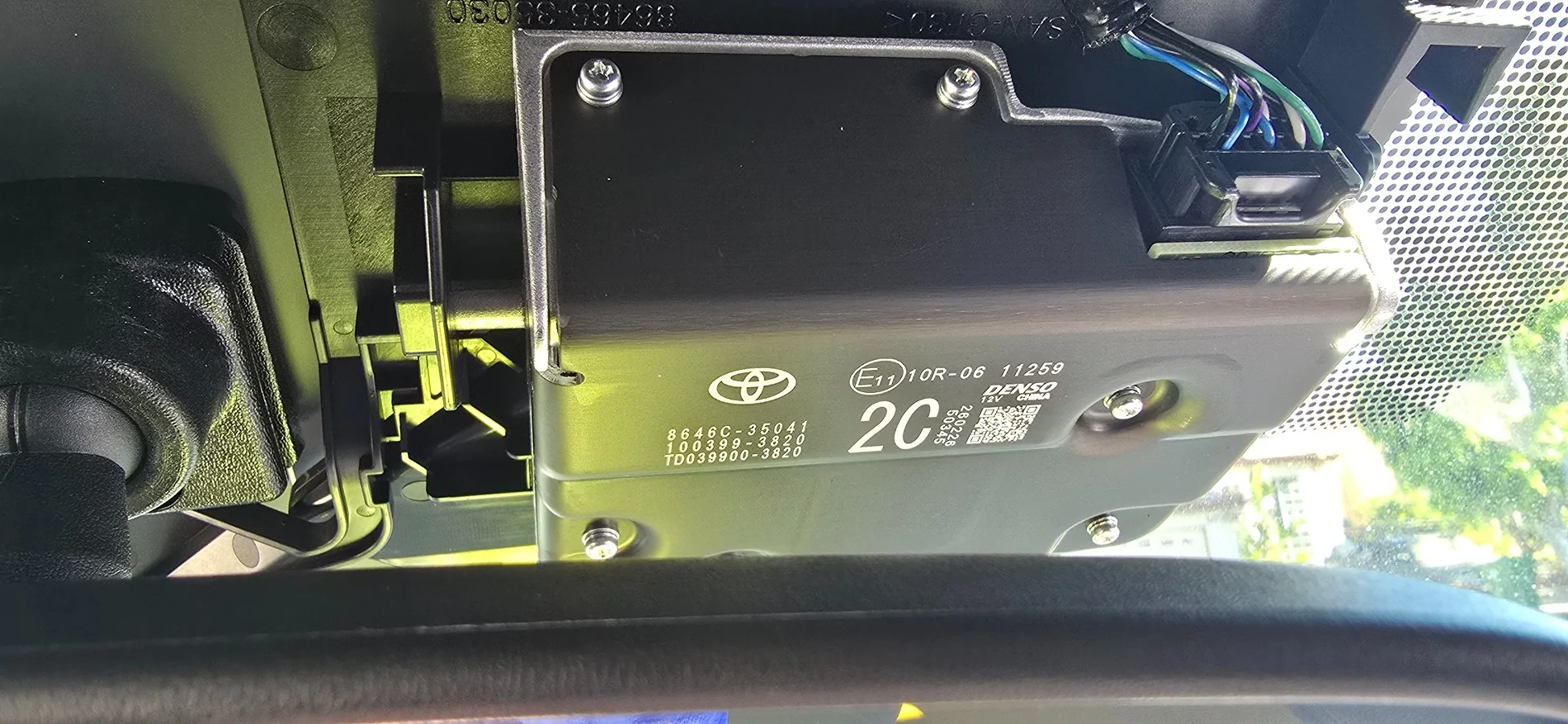 2025 2026 4runner 6th gen NEW 2026 4 Runner SR5 RWD & Dongar PRO cable connection problem Right Sid