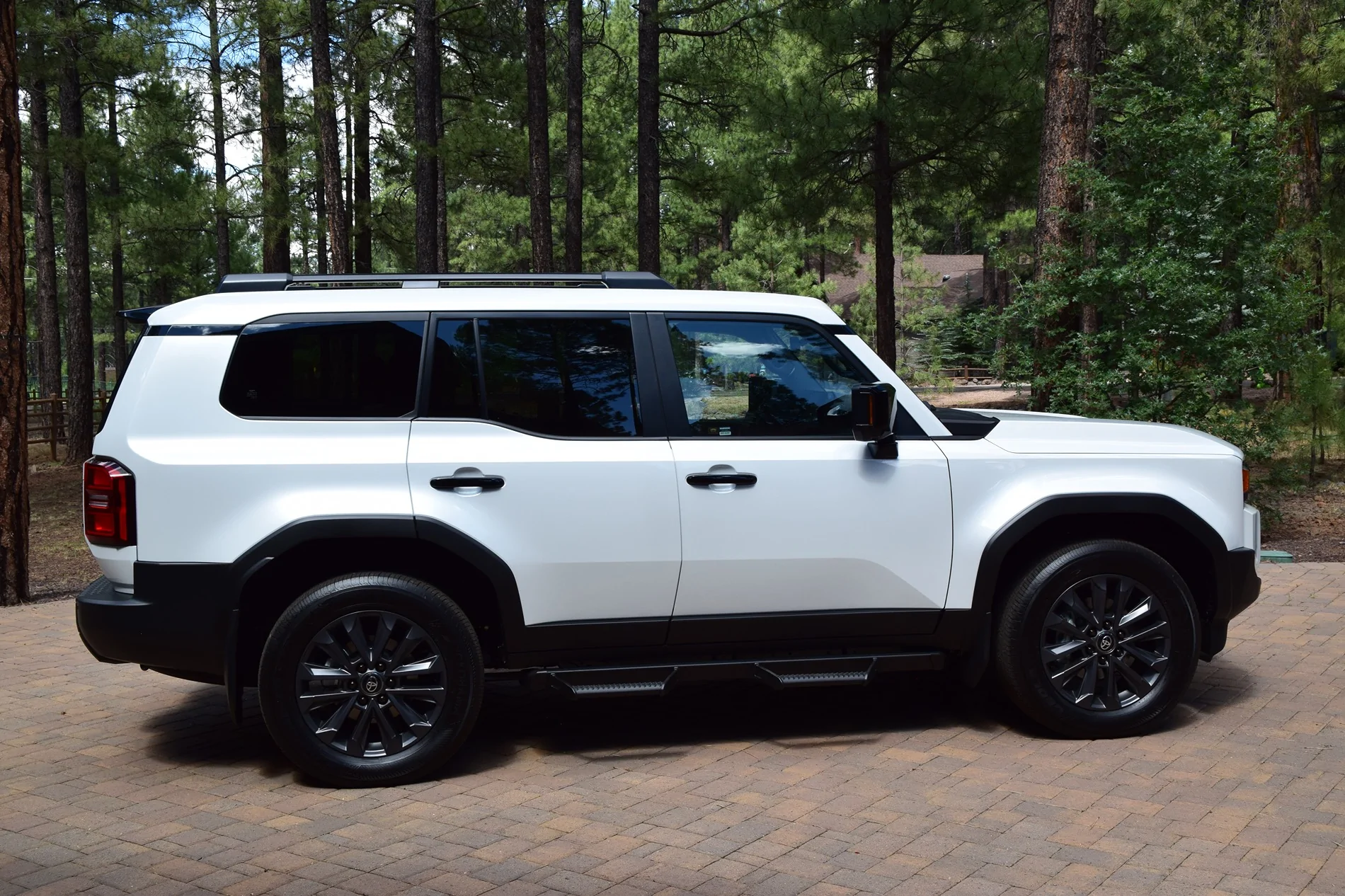 2025 2026 4runner 6th gen NEW 2027 LAND CRUISER PEARL WHITE DSC_0268
