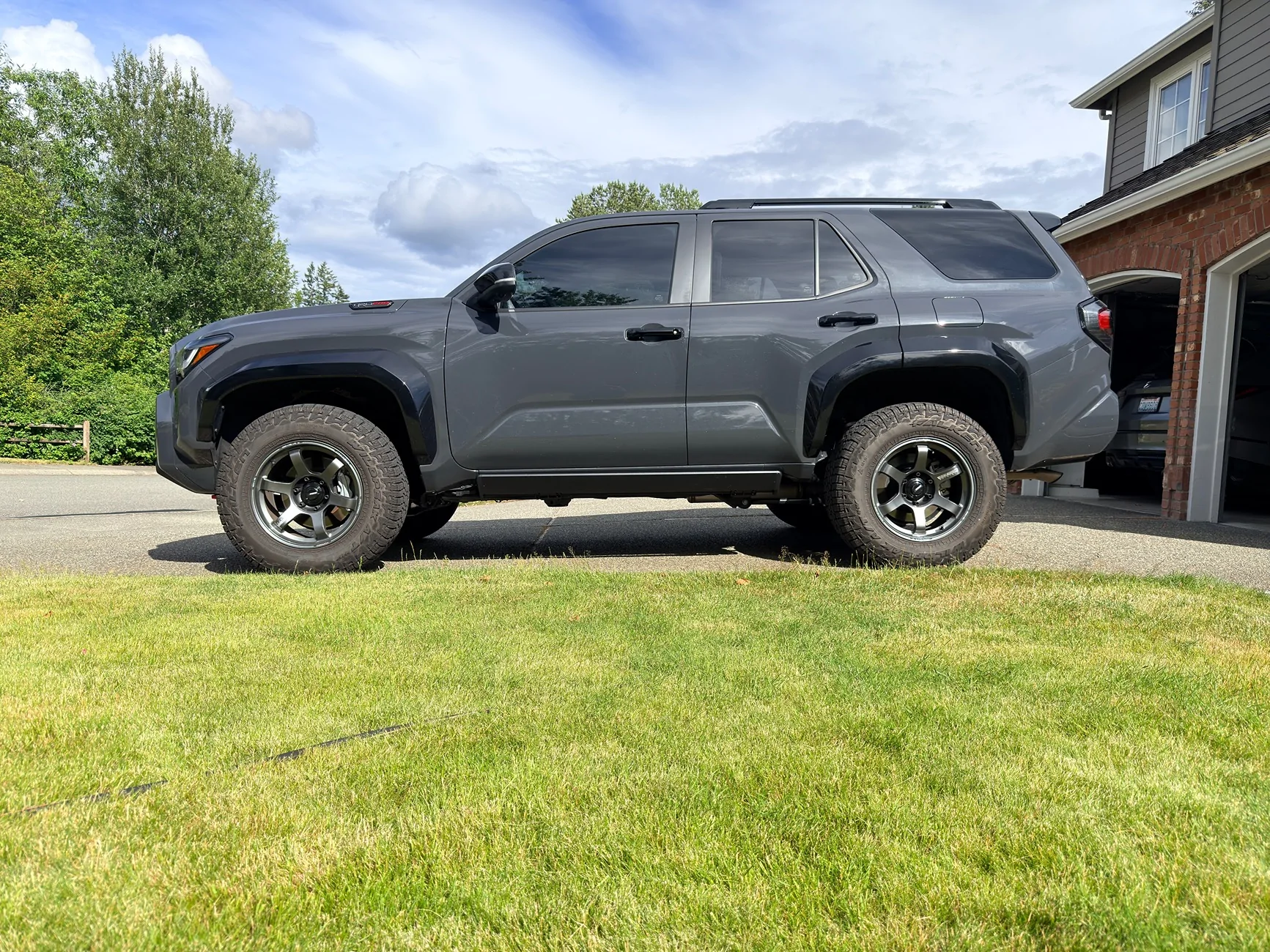 2025 2026 4runner 6th gen Rough Country Power Running Boards released IMG_3790