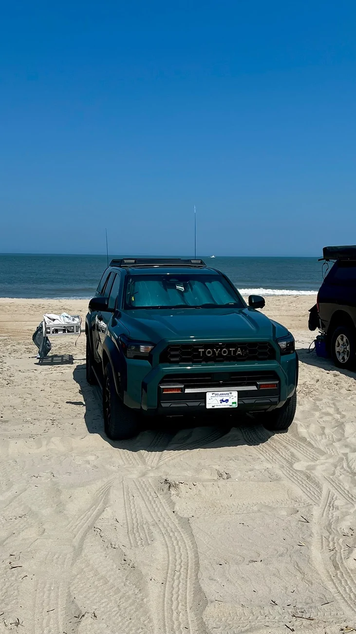 2025 2026 4runner 6th gen Solar panel installed on roof rack to power a cooler IMG_4536