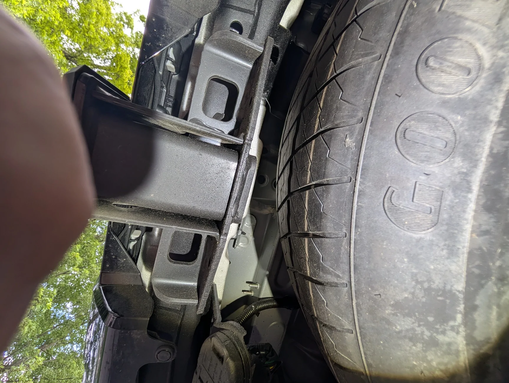 2025 2026 4runner 6th gen Is hands-free opening standard with a power rear hatch? 4050