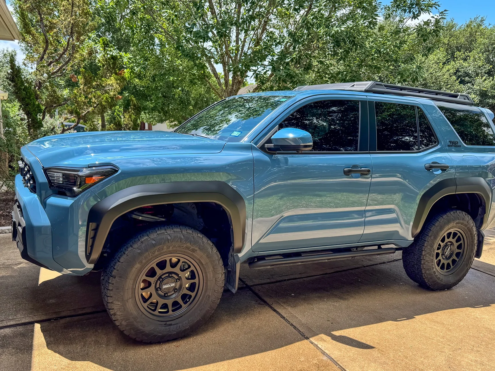 2025 2026 4runner 6th gen FS - Toyota OEM Rock Sliders (Trail Hunter) IMG_4201