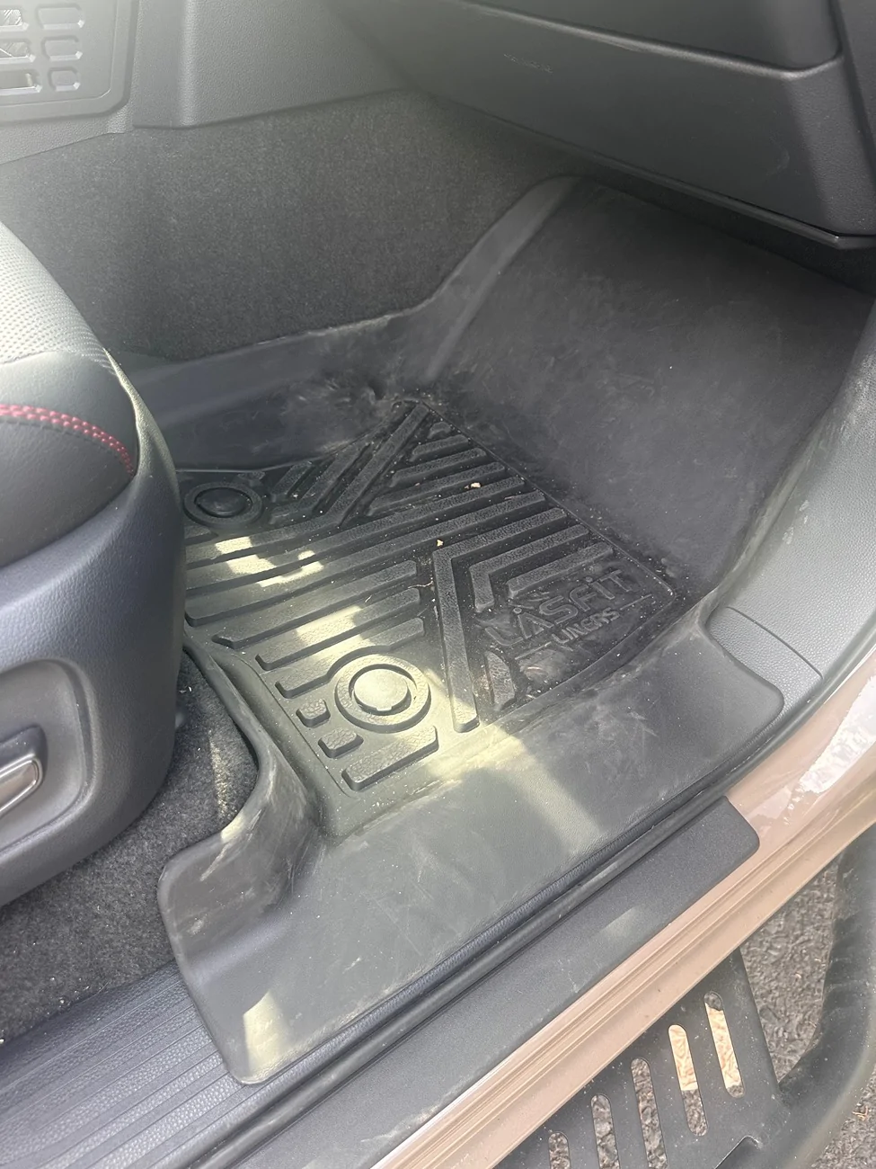 2025 2026 4runner 6th gen WeatherTech vs Lasfit floor mats IMG_9397