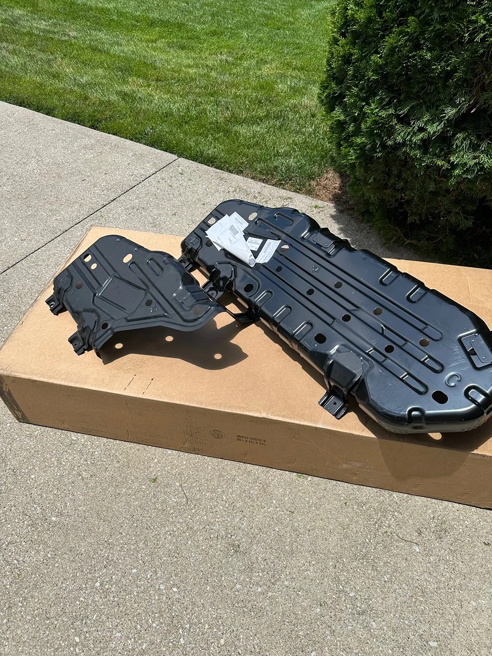 2025 2026 4runner 6th gen OEM Half-Gas Tank Skid Plate to Full Skid Plate Upgrade Install - Limited/Platinum/SR5(?)/Sport(?) IMG_8671