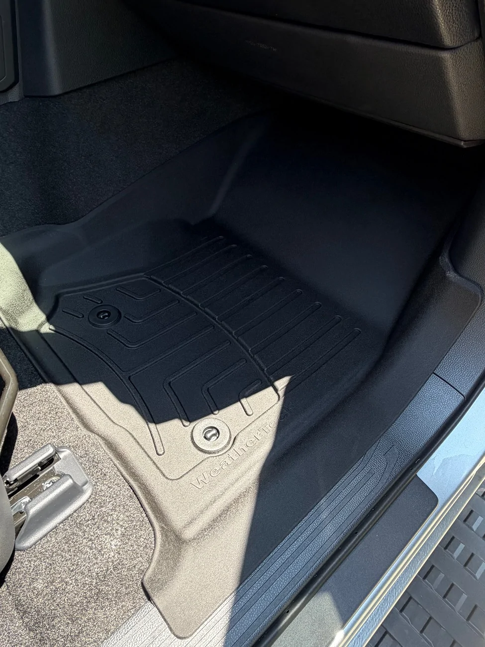 2025 2026 4runner 6th gen WeatherTech vs Lasfit floor mats IMG_2617