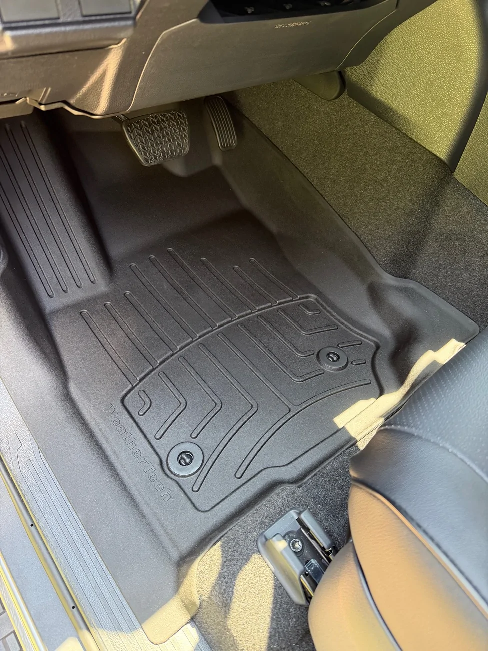 2025 2026 4runner 6th gen WeatherTech vs Lasfit floor mats IMG_2614