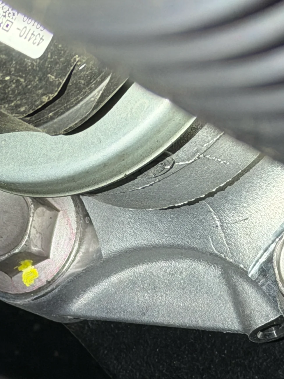 2025 2026 4runner 6th gen Small Crack Discovered While Doing Oil Change tempImagemKUO12