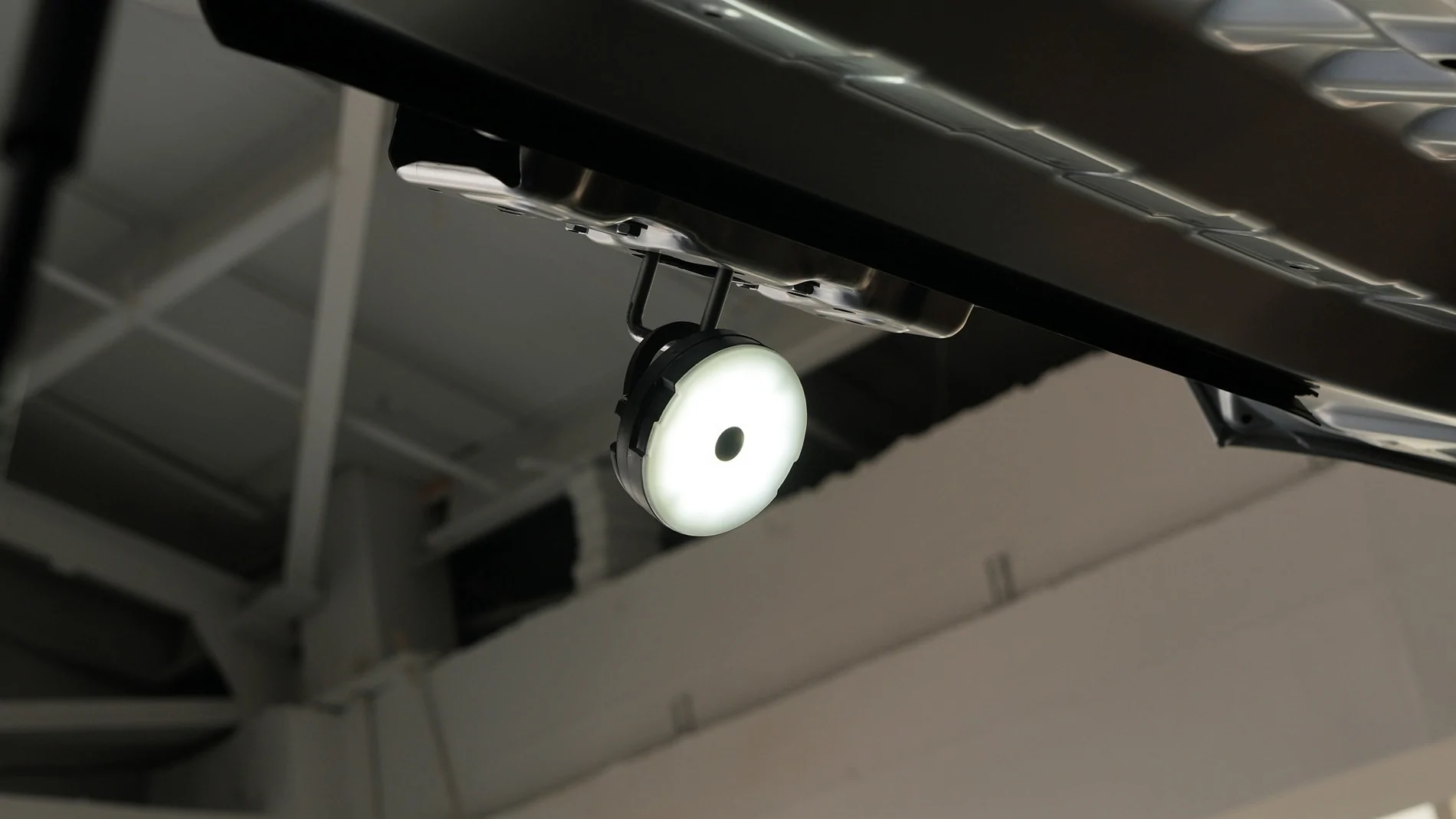 24-26_TAC_25-26_4RU_DashboardSideStorageLEDLantern_03.webp