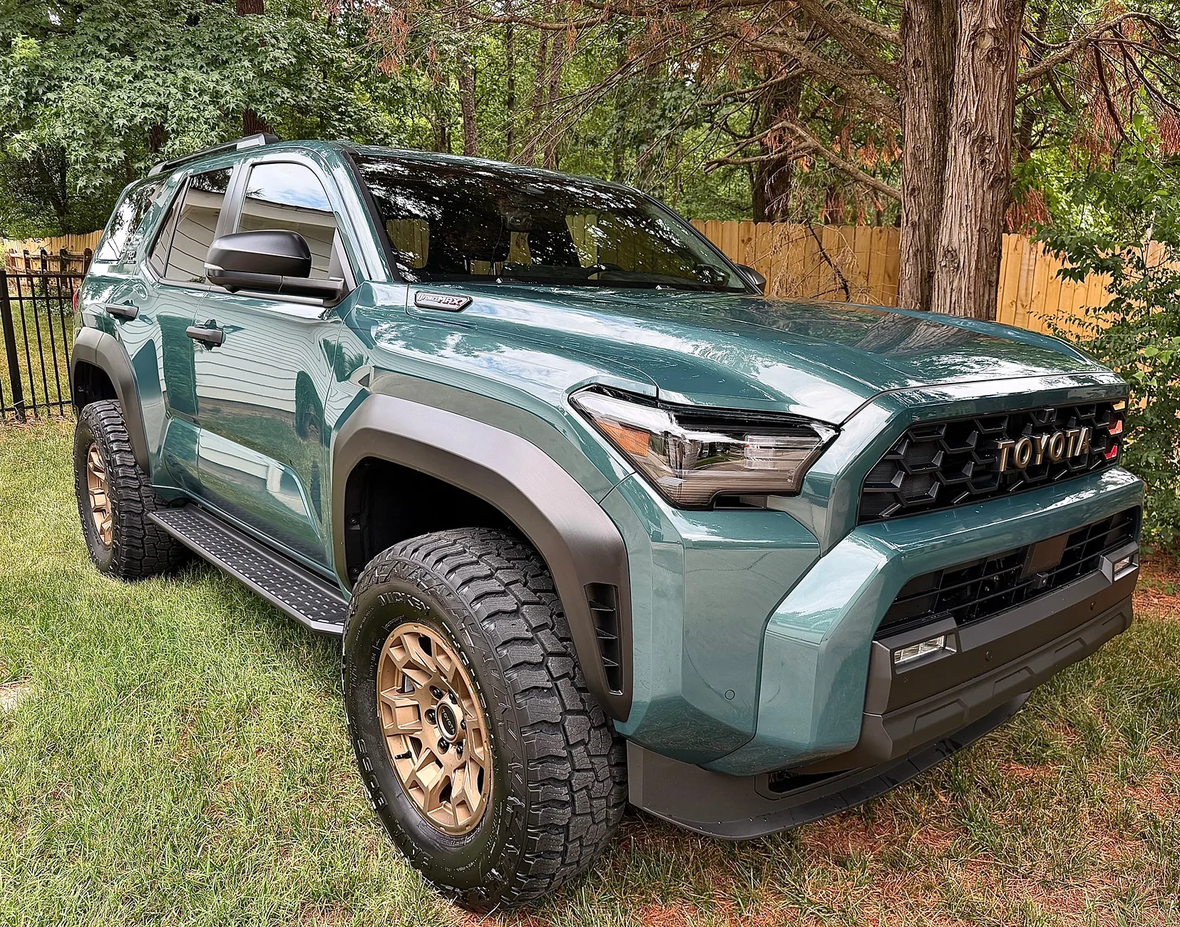 2025 2026 4runner 6th gen SR5 with 33s & Westcott Preload Collar Lift vs. Stock SR5 IMG_8834