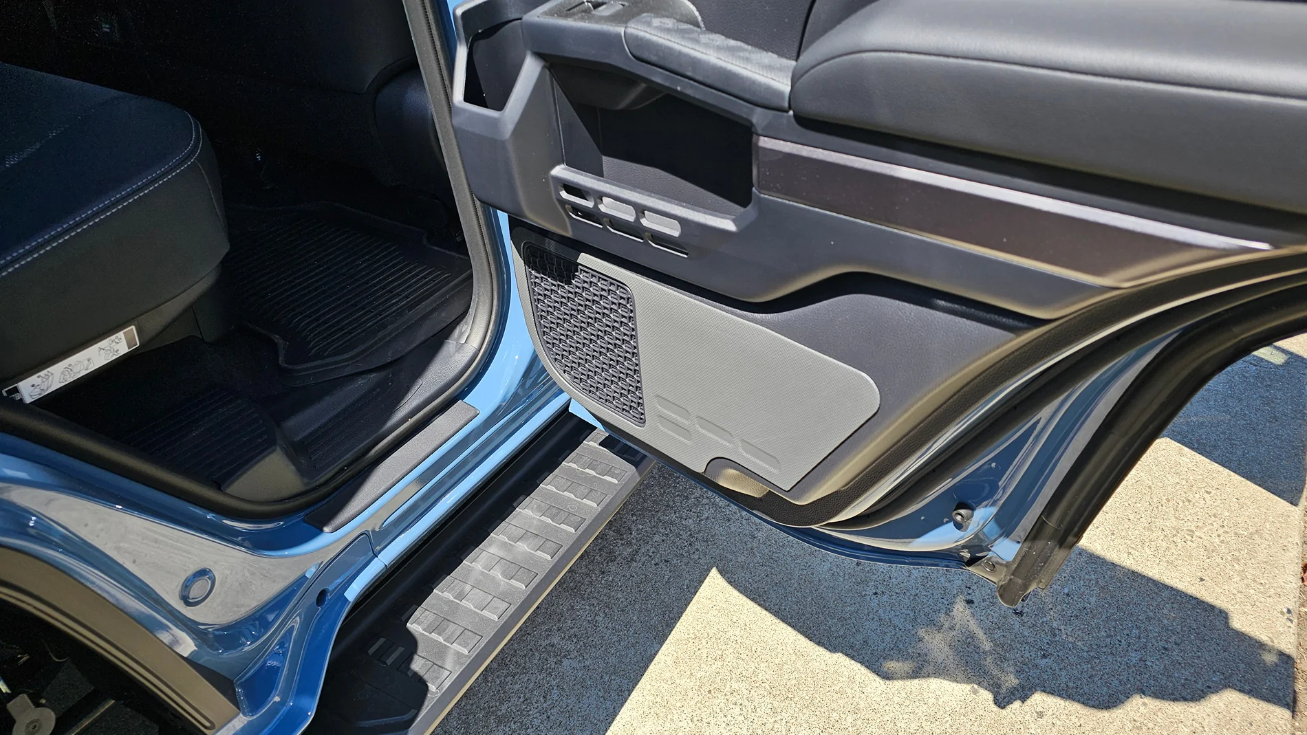2025 2026 4runner 6th gen Door Panel Scuff Protectors installed - photos / review 20260815_124432