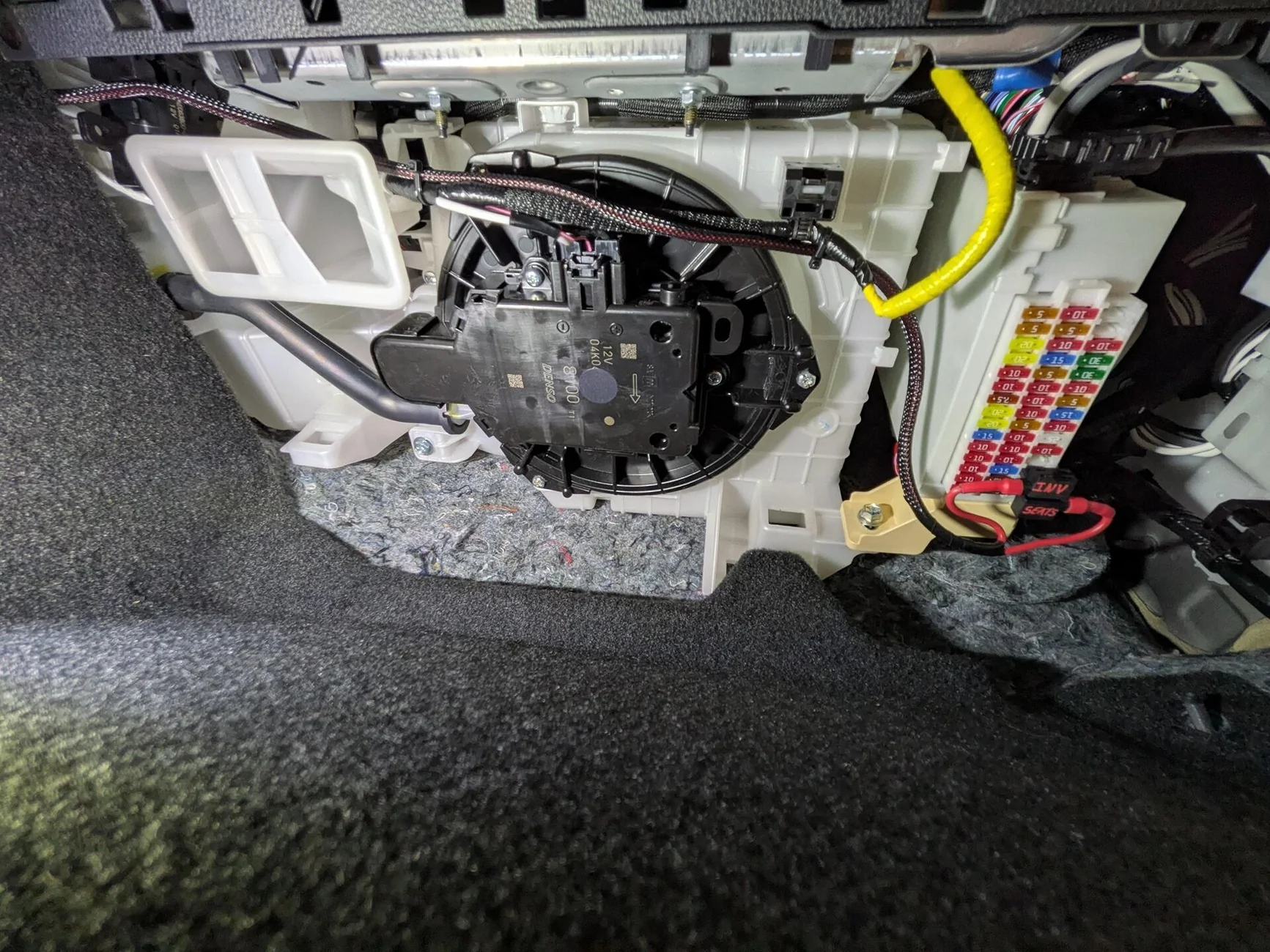 2025 2026 4runner 6th gen Aftermarket SR5 Heated Seats Install? PXL_20260817_212952450