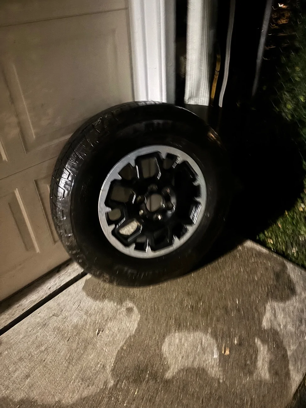 2025 2026 4runner 6th gen Upgraded 18 inch black rims, wrong spare tire, and cleaning wheel wells/liners IMG_6028