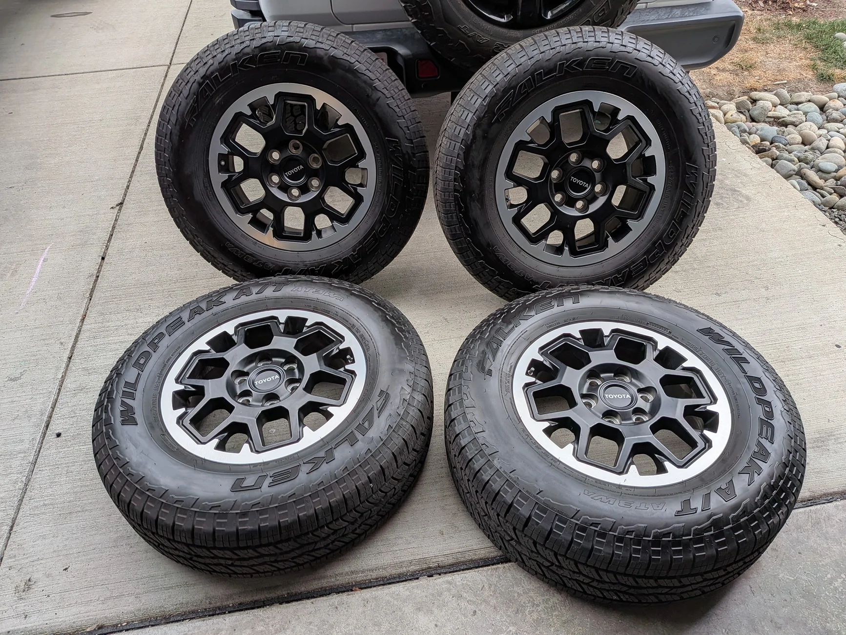 2025 2026 4runner 6th gen 18" TRD Off Road Wheelset $550 PXL_20260902_003119993