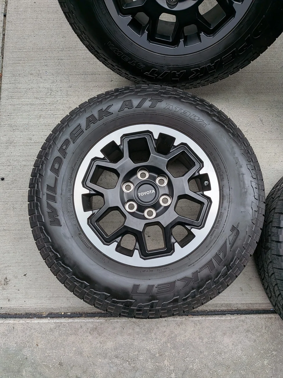 2025 2026 4runner 6th gen 18" TRD Off Road Wheelset $550 PXL_20260902_003128118