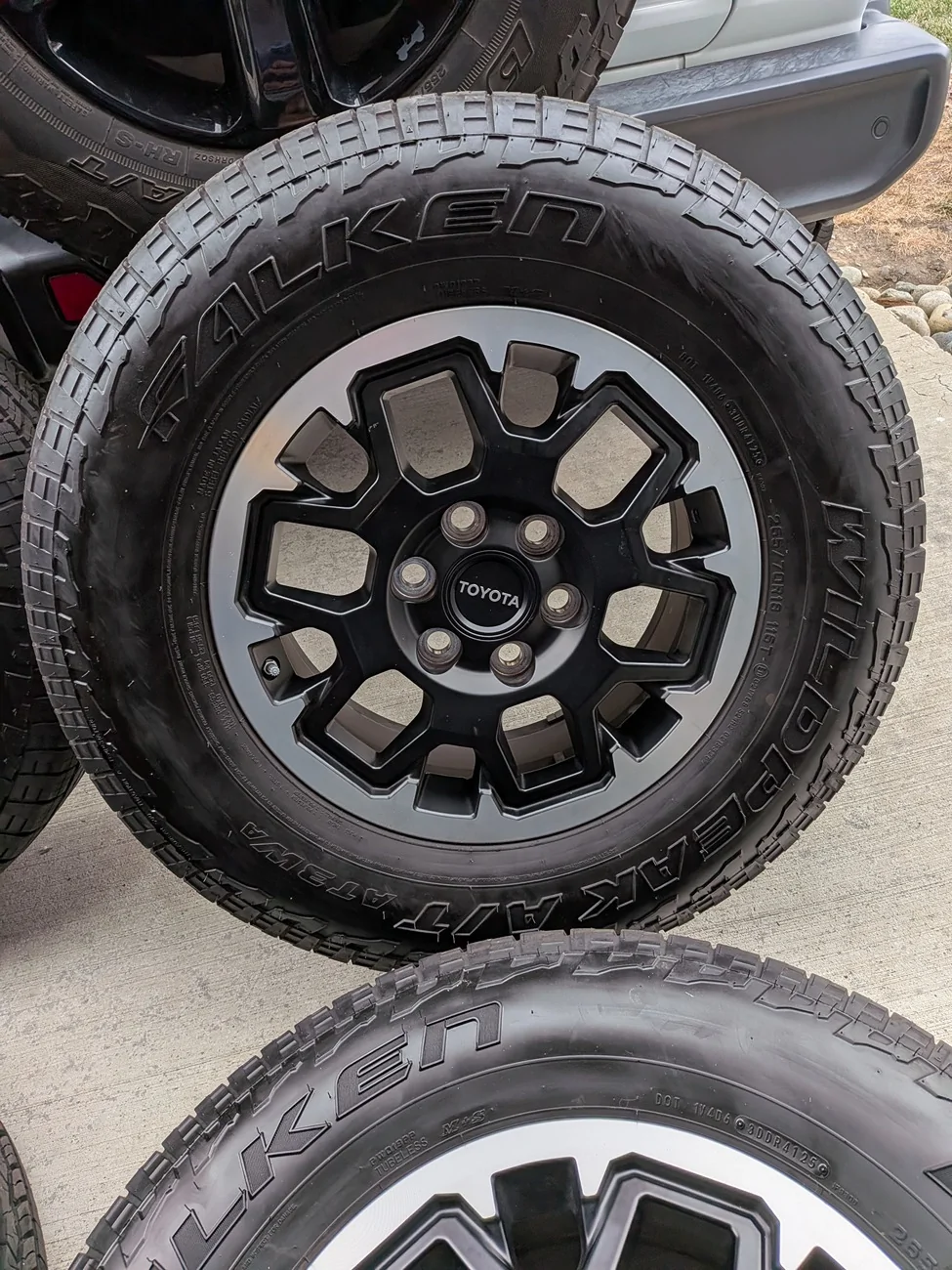 2025 2026 4runner 6th gen 18" TRD Off Road Wheelset $550 PXL_20260902_003135837.MP