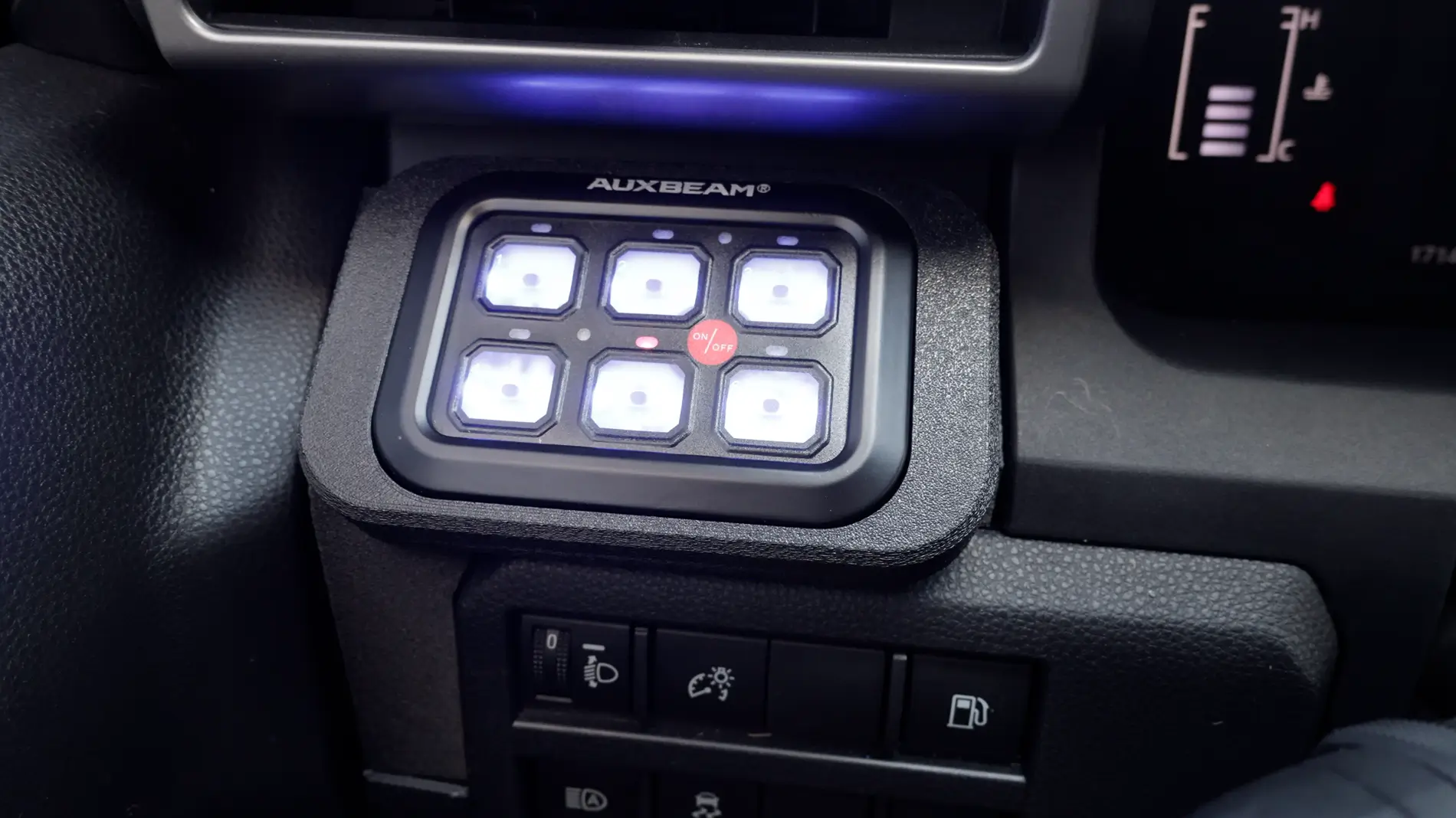 2025 2026 4runner 6th gen Video install of AUXBEAM 6 gang switch panel SR5 aubeam2