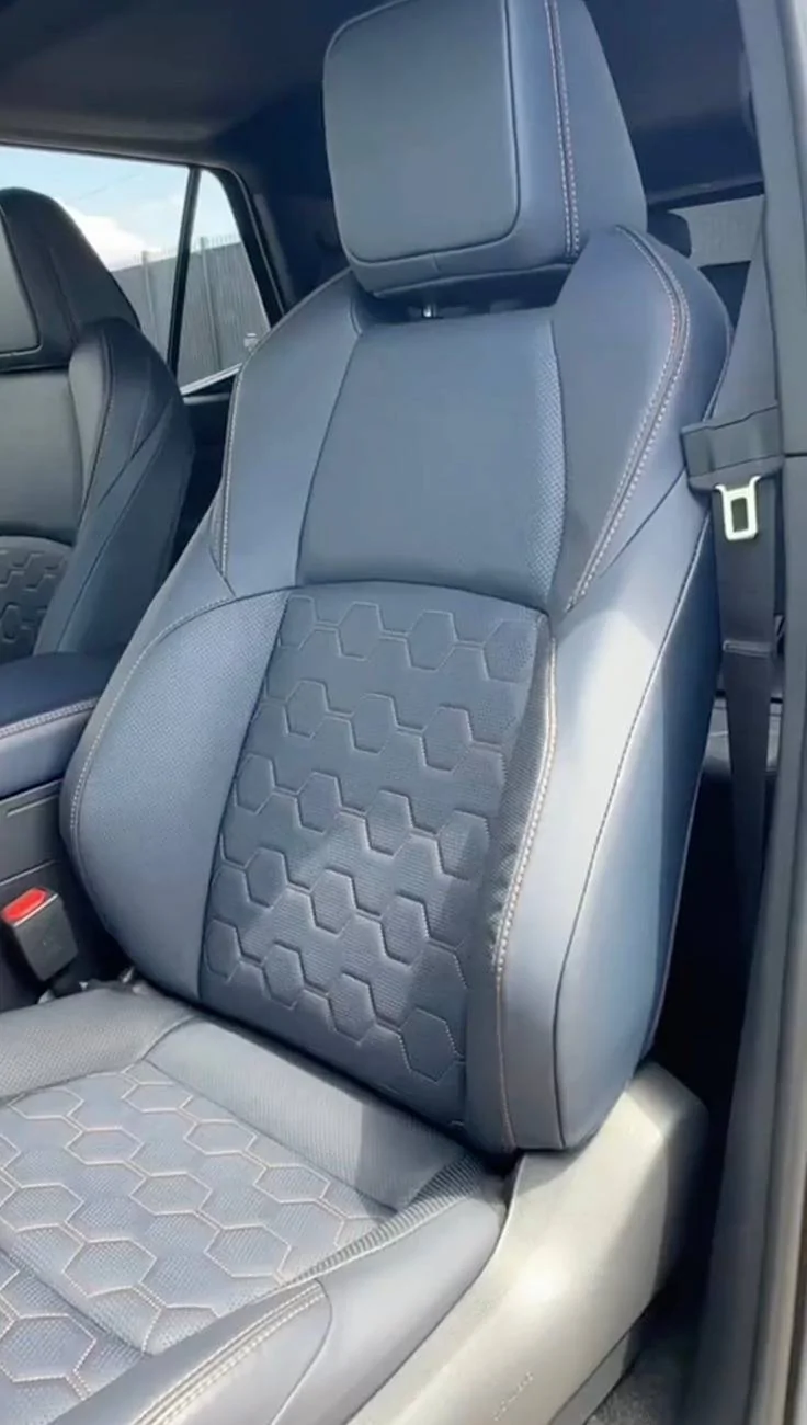 2025 4runner 6th gen UNDERGROUND Photos 4Runner 6th Gen (2025+) 2025-4runner-platinum-interior-jpg