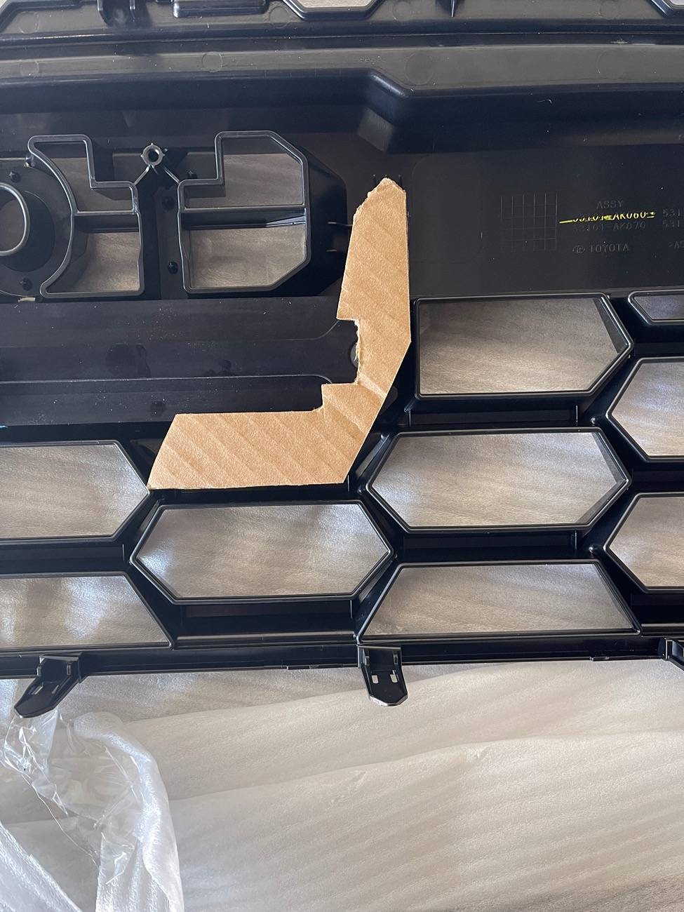 2025 4runner 6th gen Heretic light bar, Baja fog lights & Raptor aftermarket lights installed in TRD Pro grill img_5940-jpe