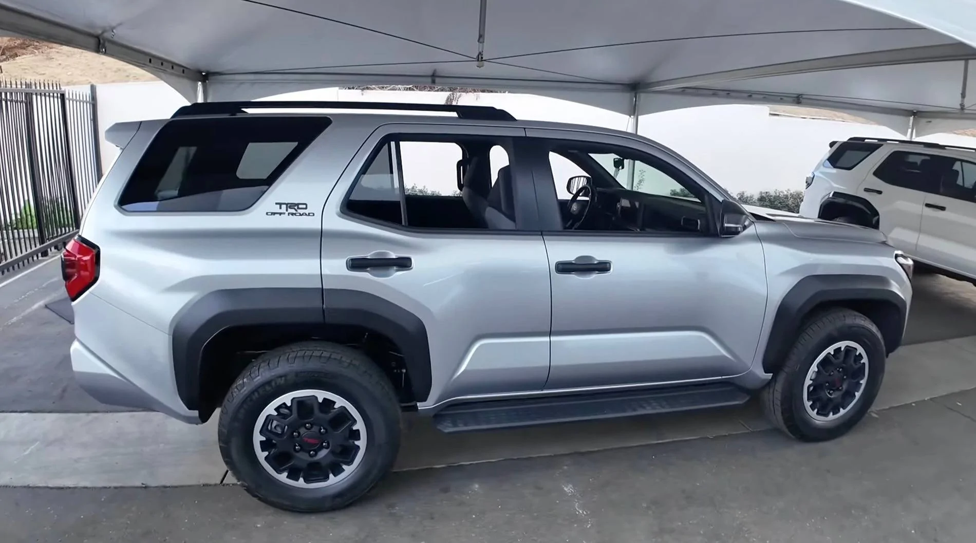 2025 4runner 6th gen Cutting Edge TRD Off-Road (Non-Premium) 2025 4Runner first look -- exterior, interior, cargo area, underbody, suspension, engine bay, roof rails 2025 4runner TRD Off-Road exterior Glacier Silver 10