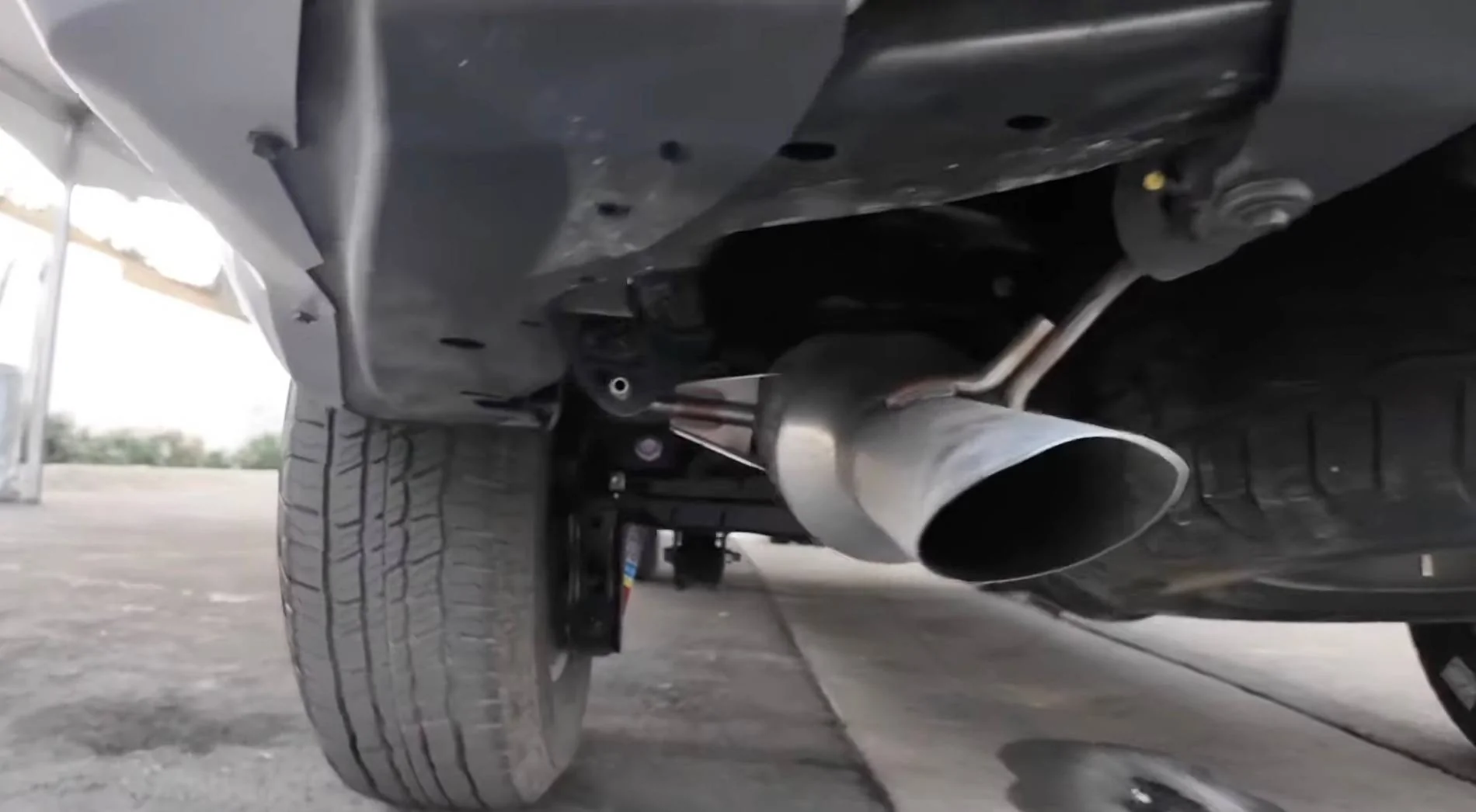 2025 4runner 6th gen Cutting Edge TRD Off-Road (Non-Premium) 2025 4Runner first look -- exterior, interior, cargo area, underbody, suspension, engine bay, roof rails 2025 toyota 4runner off-road exhaust ti