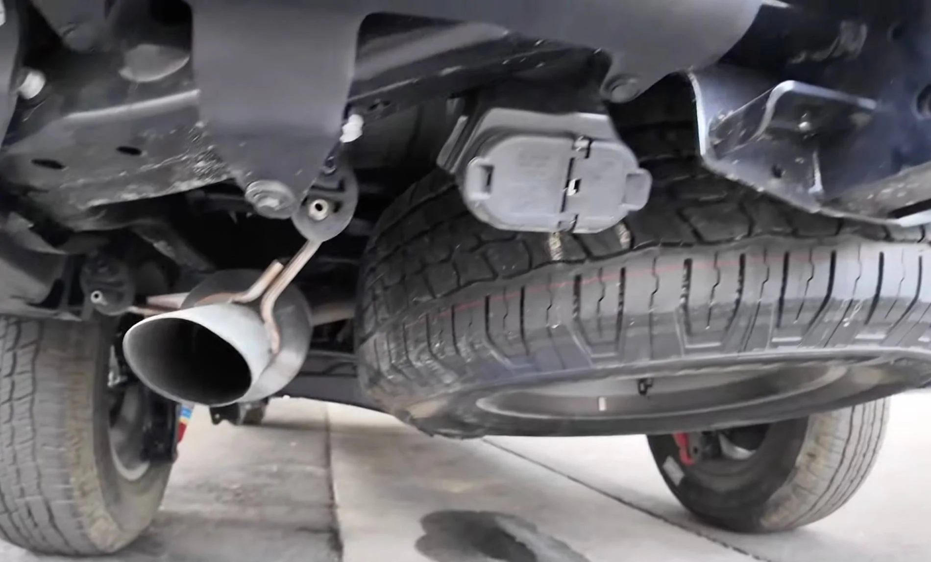 2025 4runner 6th gen Cutting Edge TRD Off-Road (Non-Premium) 2025 4Runner first look -- exterior, interior, cargo area, underbody, suspension, engine bay, roof rails 2025 toyota 4runner spare tire underbody