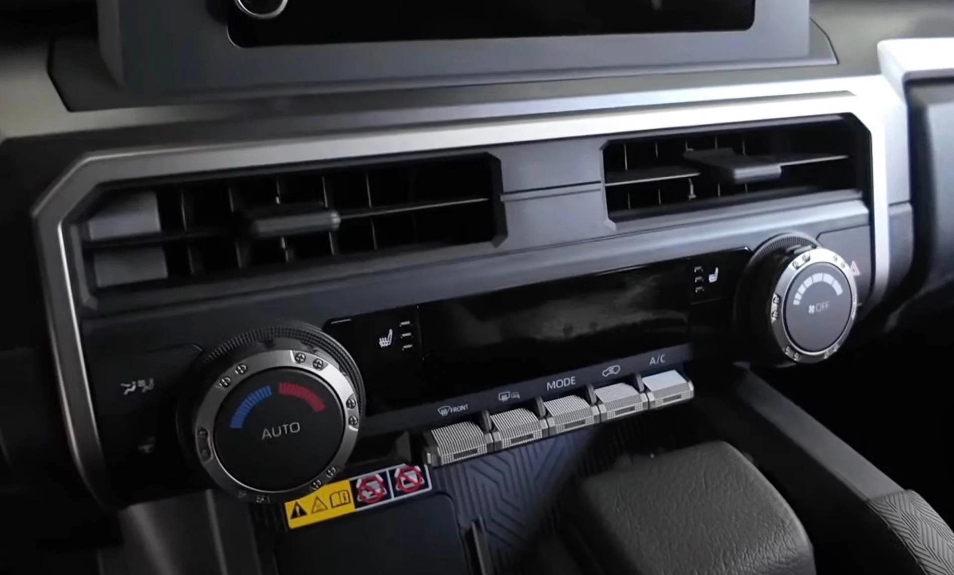 2025 4runner 6th gen Cutting Edge TRD Off-Road (Non-Premium) 2025 4Runner first look -- exterior, interior, cargo area, underbody, suspension, engine bay, roof rails 2025 toyota 4runner TRD Off-Road Interior 11