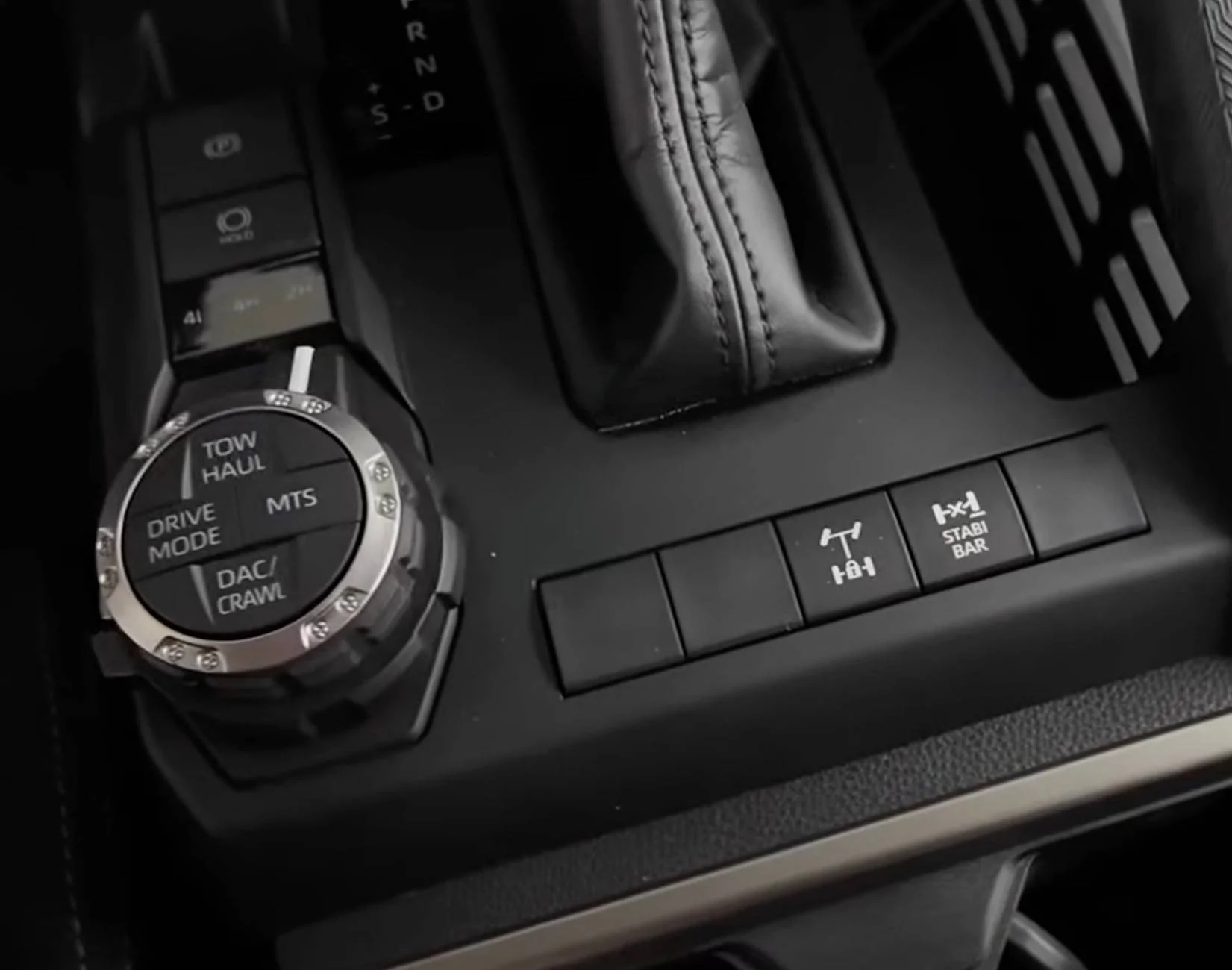 2025 4runner 6th gen Cutting Edge TRD Off-Road (Non-Premium) 2025 4Runner first look -- exterior, interior, cargo area, underbody, suspension, engine bay, roof rails 2025 toyota 4runner TRD Off-Road Interior 13