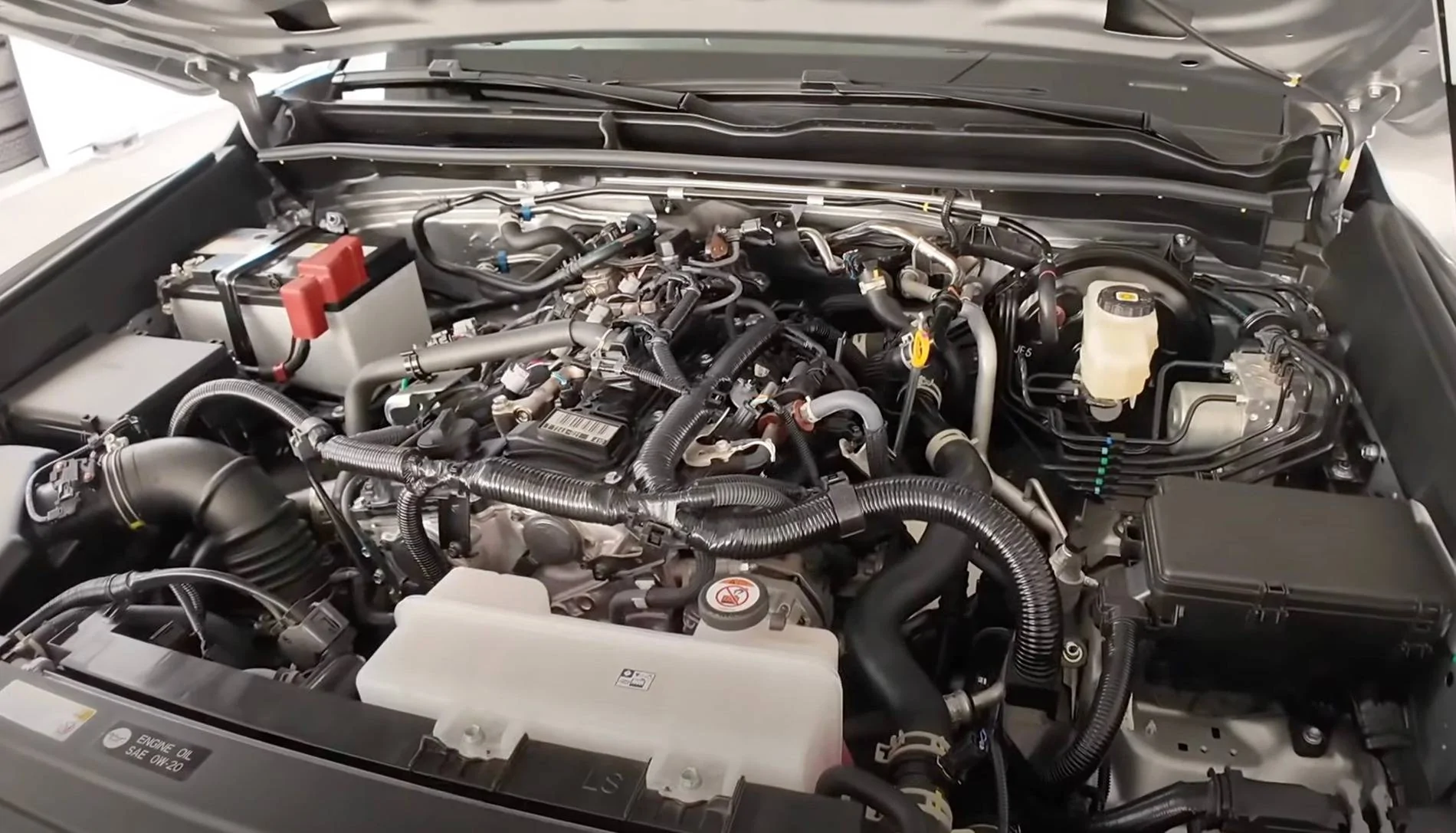 2025 4runner 6th gen Cutting Edge TRD Off-Road (Non-Premium) 2025 4Runner first look -- exterior, interior, cargo area, underbody, suspension, engine bay, roof rails underhood engine bay compartment 2025 toyota 4runner iforce 4 cylinder 2