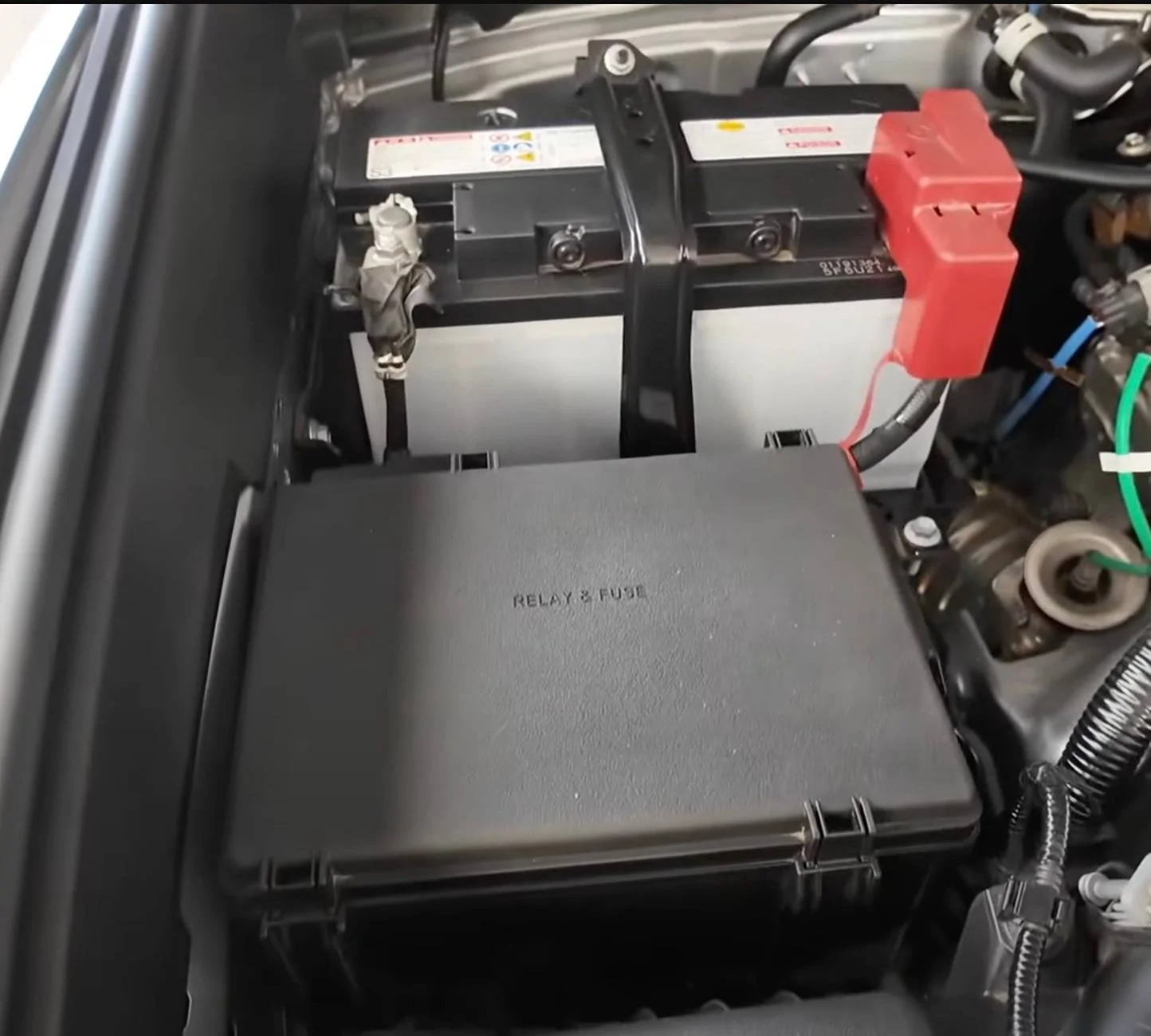 2025 4runner 6th gen Cutting Edge TRD Off-Road (Non-Premium) 2025 4Runner first look -- exterior, interior, cargo area, underbody, suspension, engine bay, roof rails underhood engine bay compartment 2025 toyota 4runner iforce 4 cylinder 5