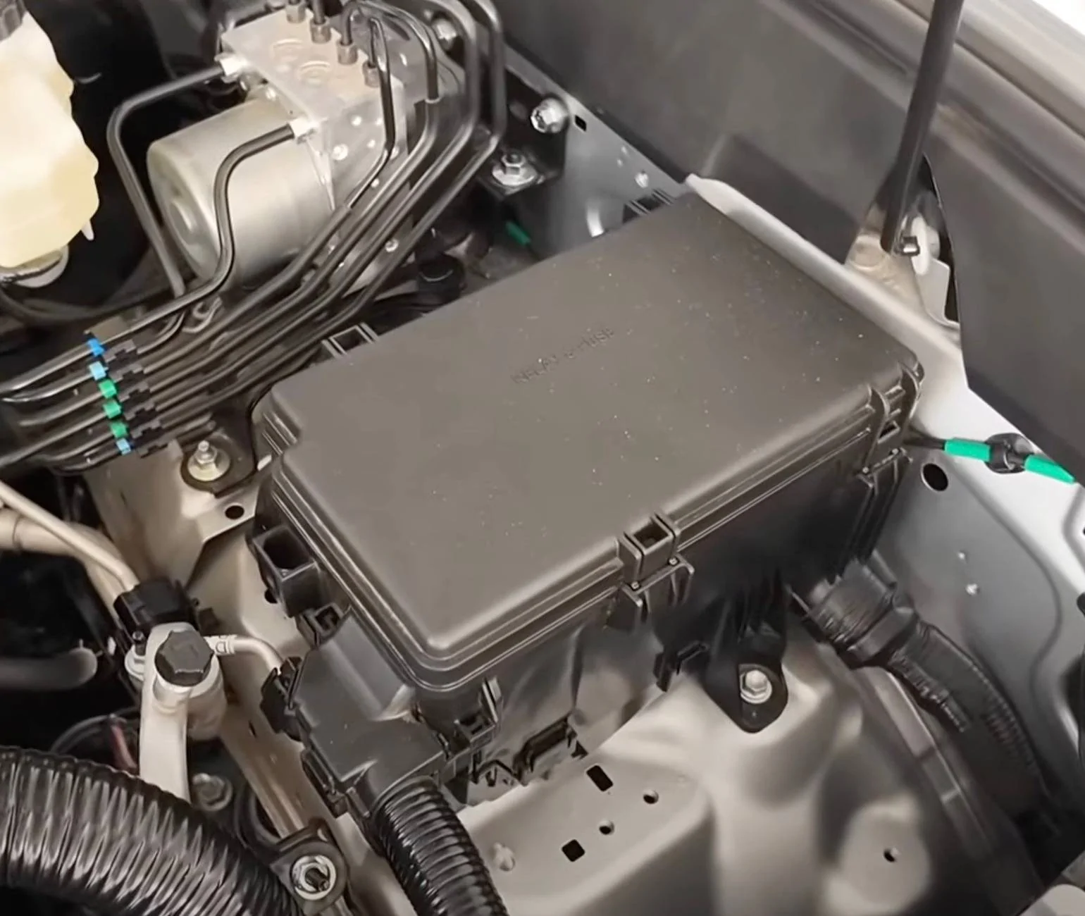 2025 4runner 6th gen Cutting Edge TRD Off-Road (Non-Premium) 2025 4Runner first look -- exterior, interior, cargo area, underbody, suspension, engine bay, roof rails underhood engine bay compartment 2025 toyota 4runner iforce 4 cylinder 6