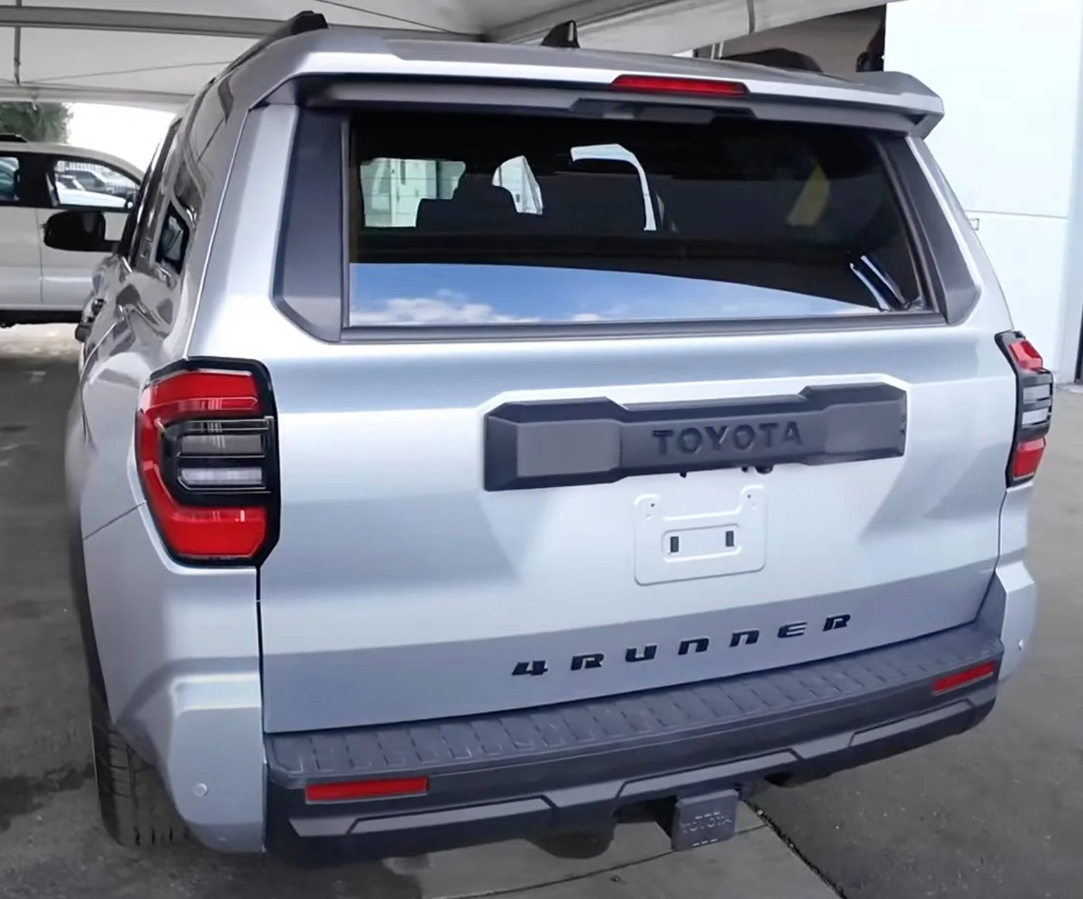 2025 4runner 6th gen CUTTING EDGE (Silver) Photos 4Runner 6th Gen (2025+) 4runner-trd-off-road-exterior-glacier-silver-5-jpg