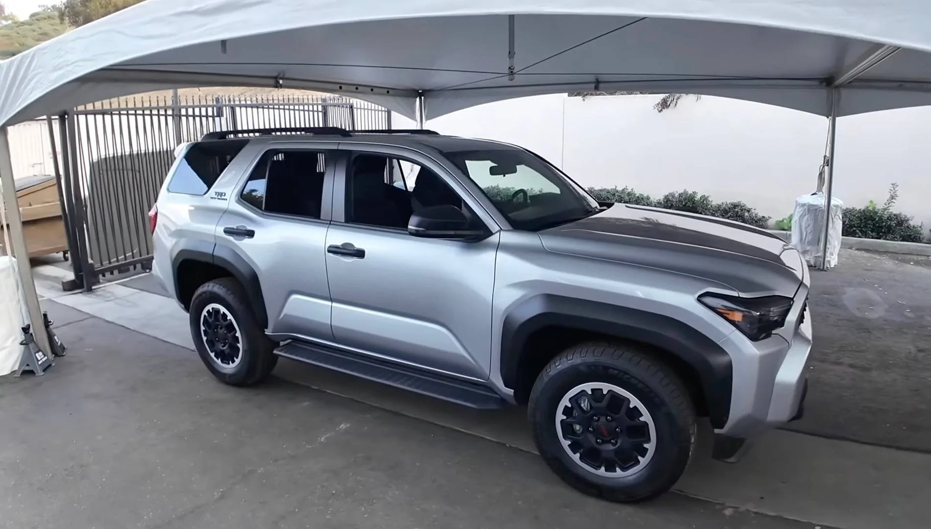 2025 4runner 6th gen CUTTING EDGE (Silver) Photos 4Runner 6th Gen (2025+) 4runner-trd-off-road-exterior-glacier-silver-9-jpg